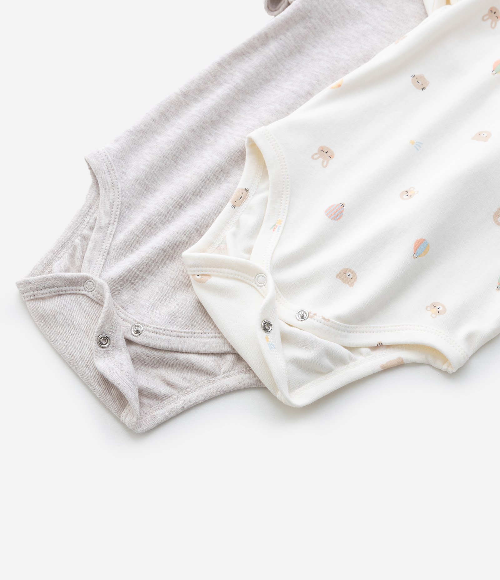 Kit 02 Bodies Infantil em Suedine com Mini Ícones – Tam RN a 12 Meses Off White/Cinza 5