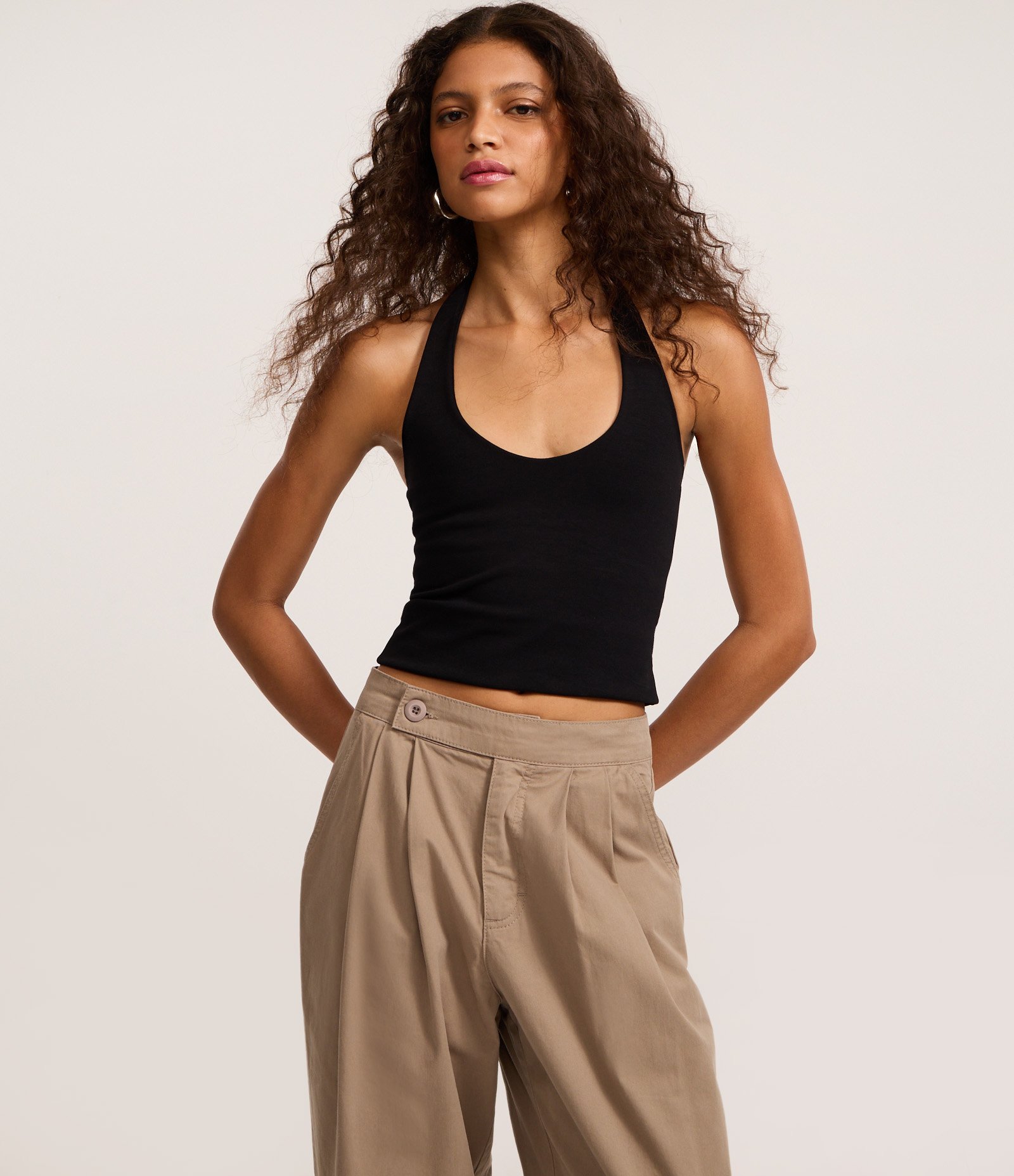 Calça Reta em Sarja com Cós Alfaiatado com Pregas Cinza 3