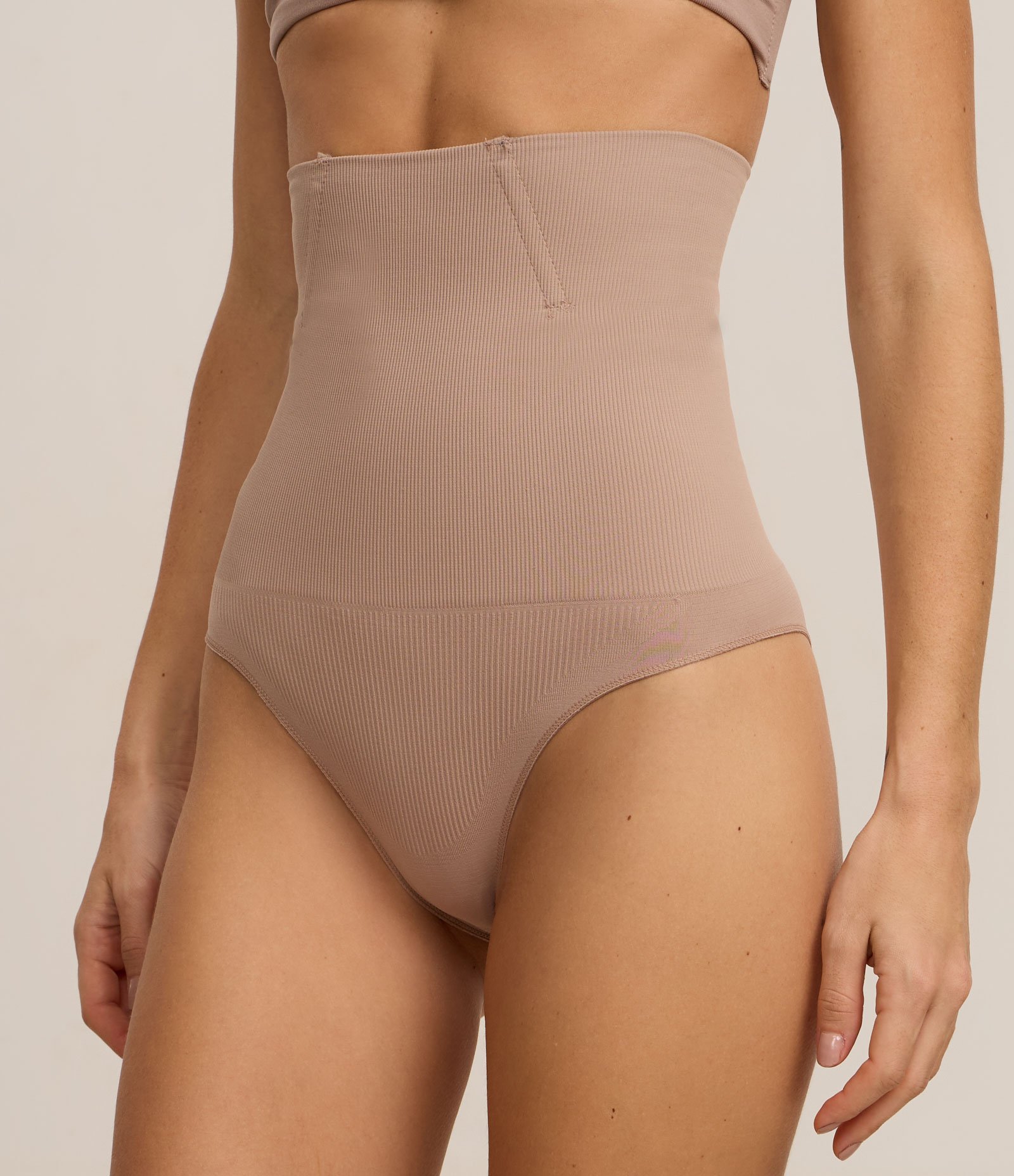 Calcinha Redutora Alta Seamless Modellare DeMillus Bege 1