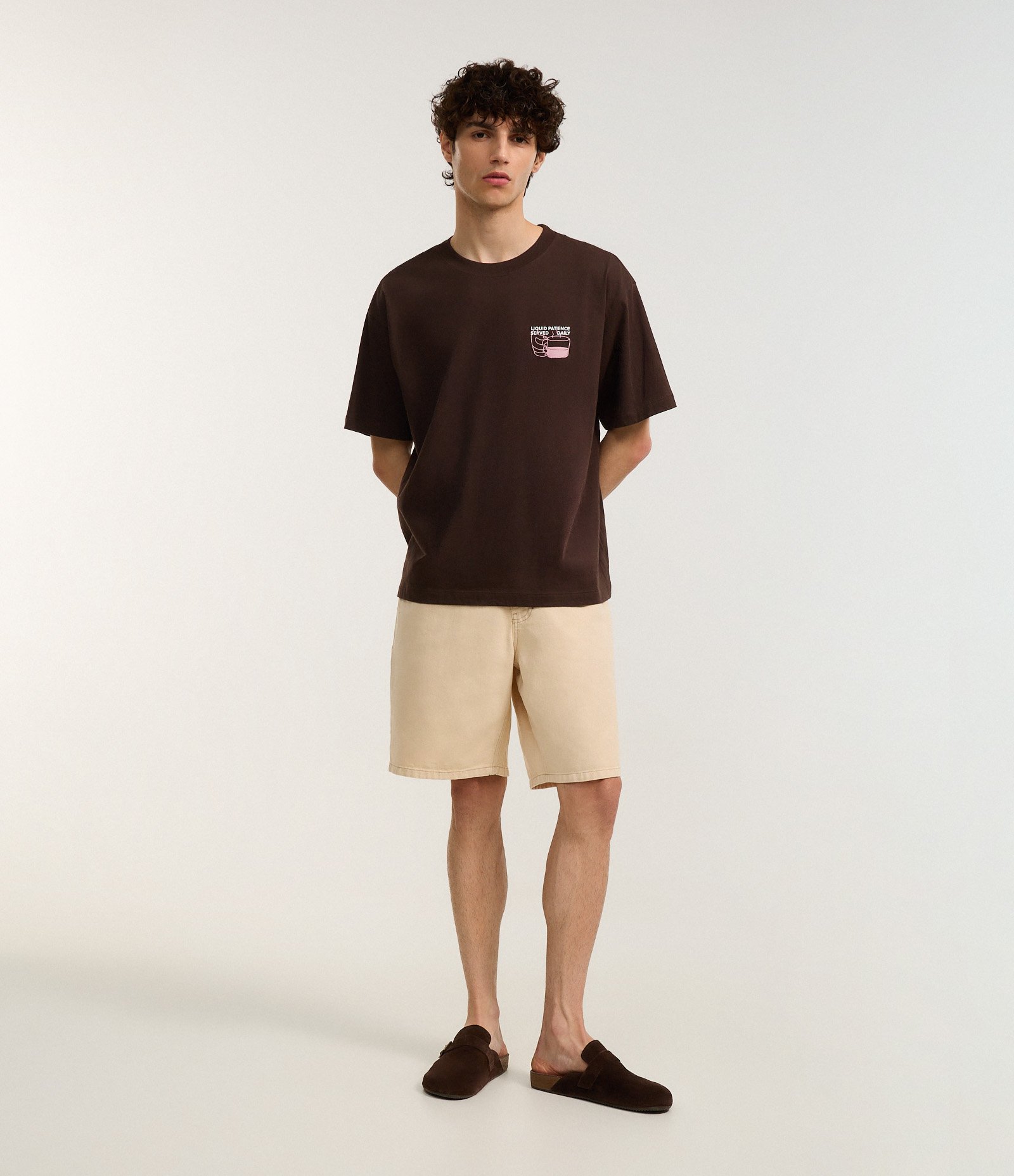 Camiseta Boxy em Algodão com Estampa de Café Marrom 2