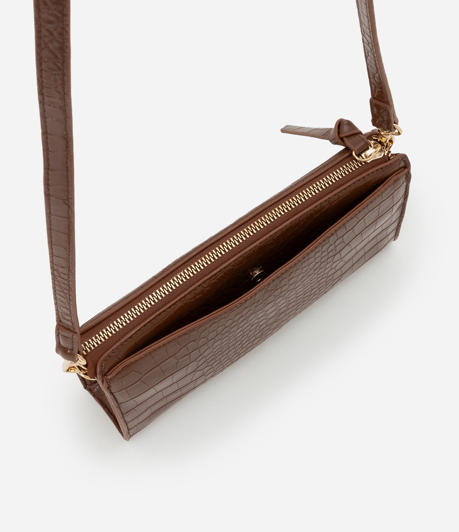 Bolsa Transversal Pequena com Textura Croco Marrom 4