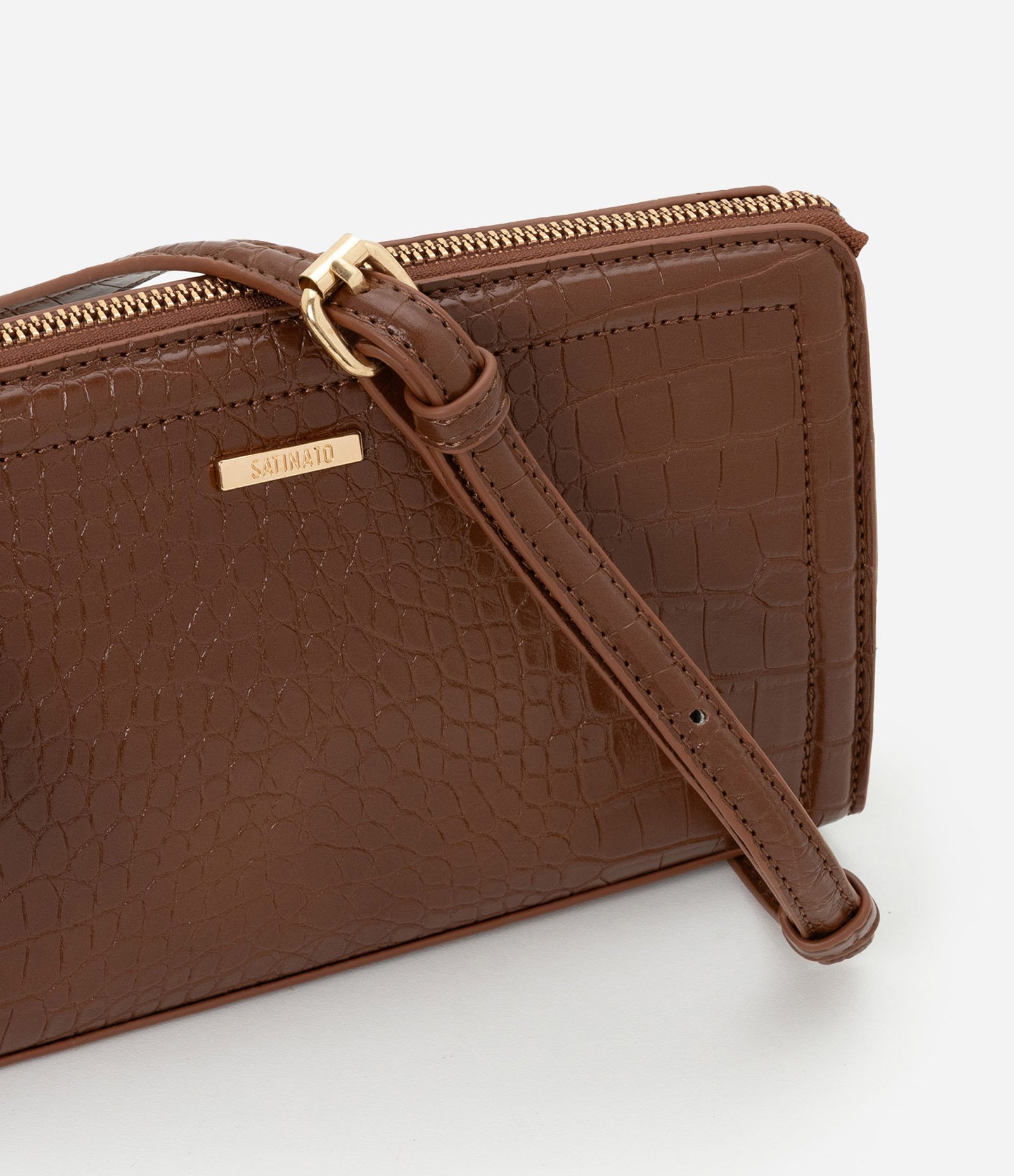 Bolsa Transversal Pequena com Textura Croco Marrom 6