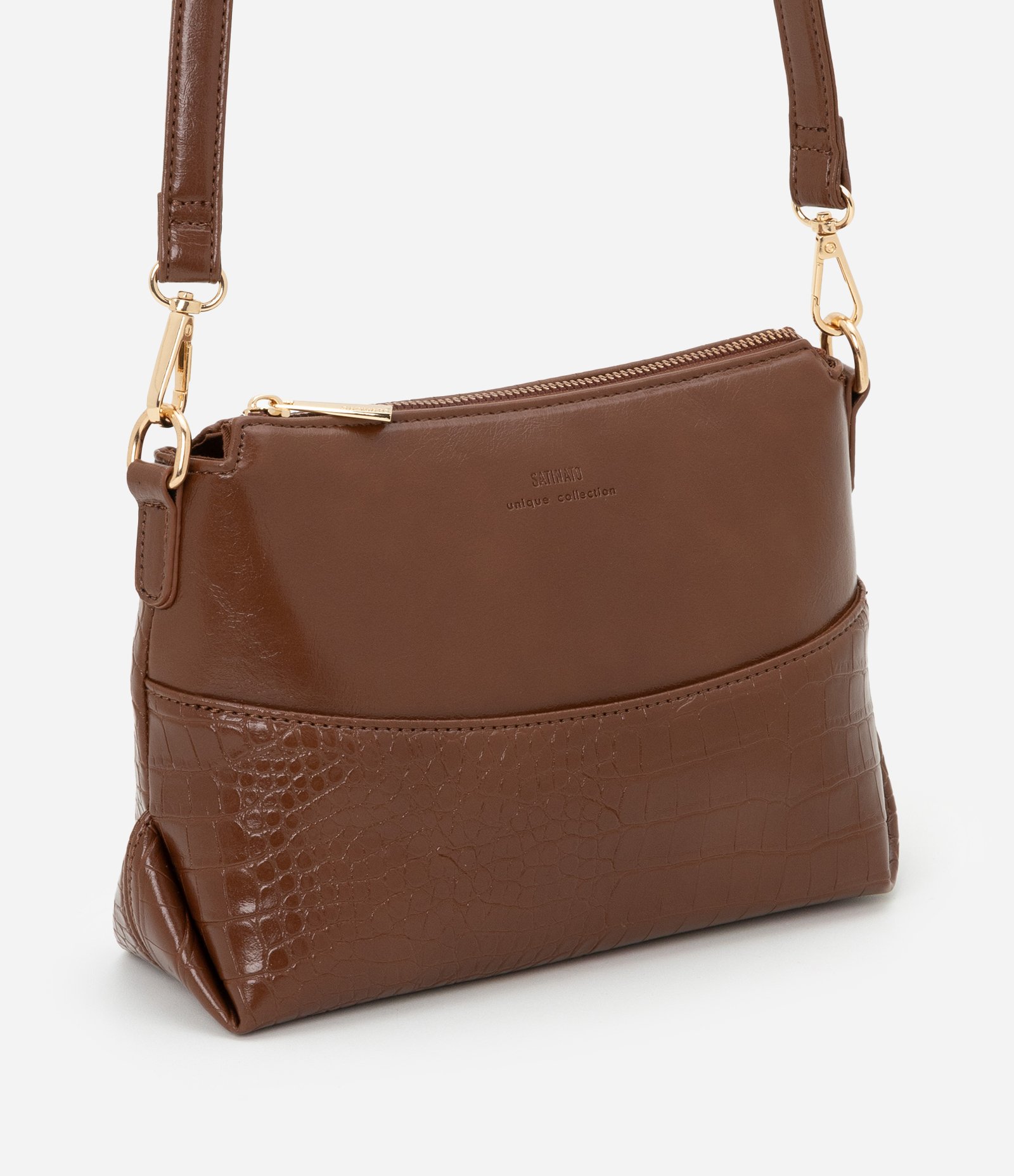Bolsa Transversal Média com Textura Croco Marrom 1