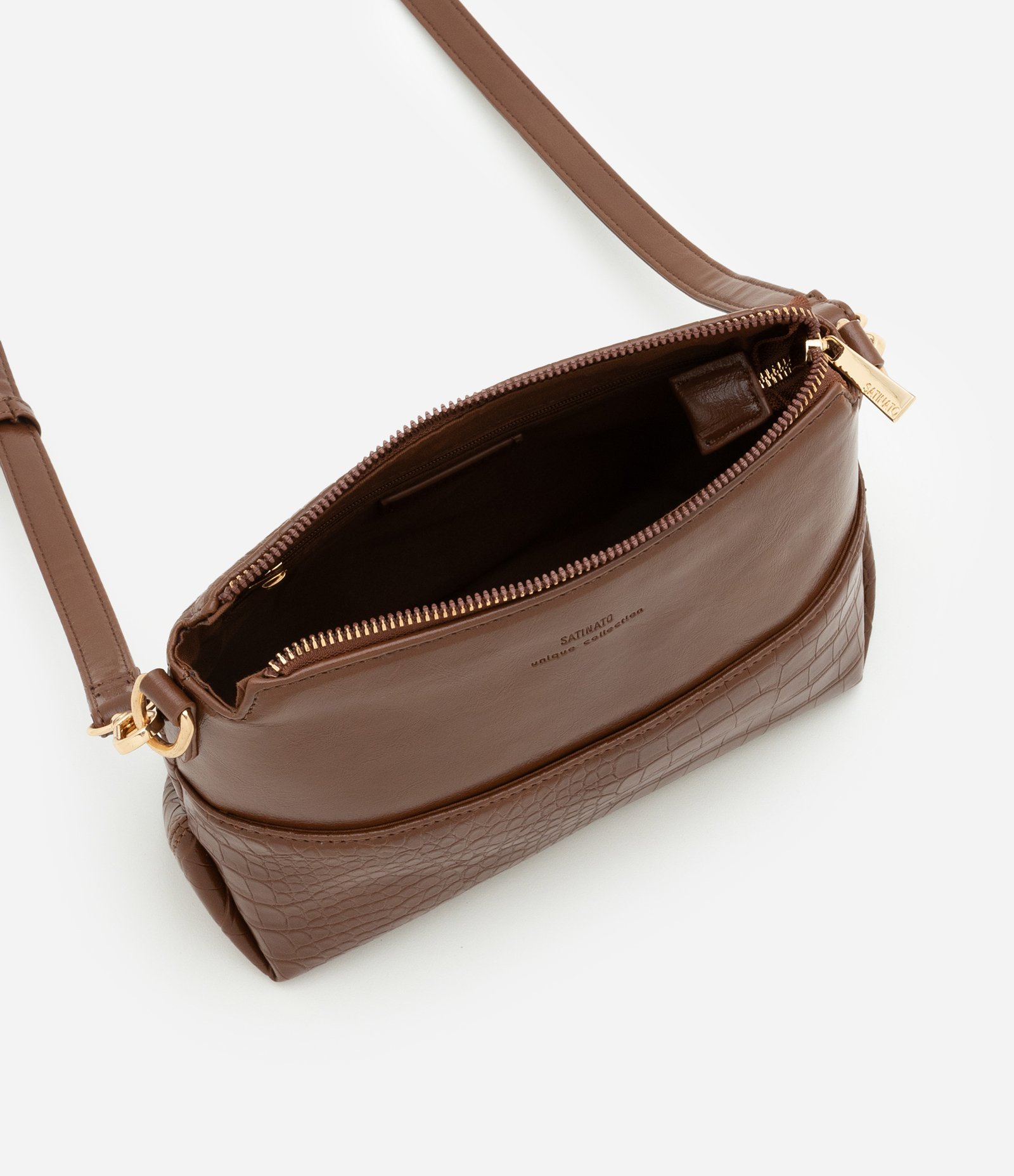 Bolsa Transversal Média com Textura Croco Marrom 4