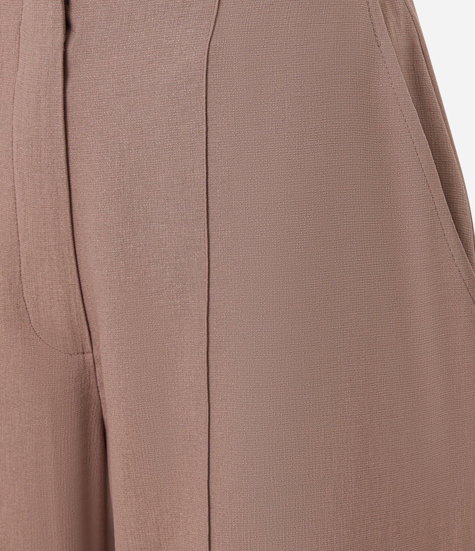 Calça Pantalona Alfaiatada com Frisos Frontais e Bolsos Marrom Médio 6