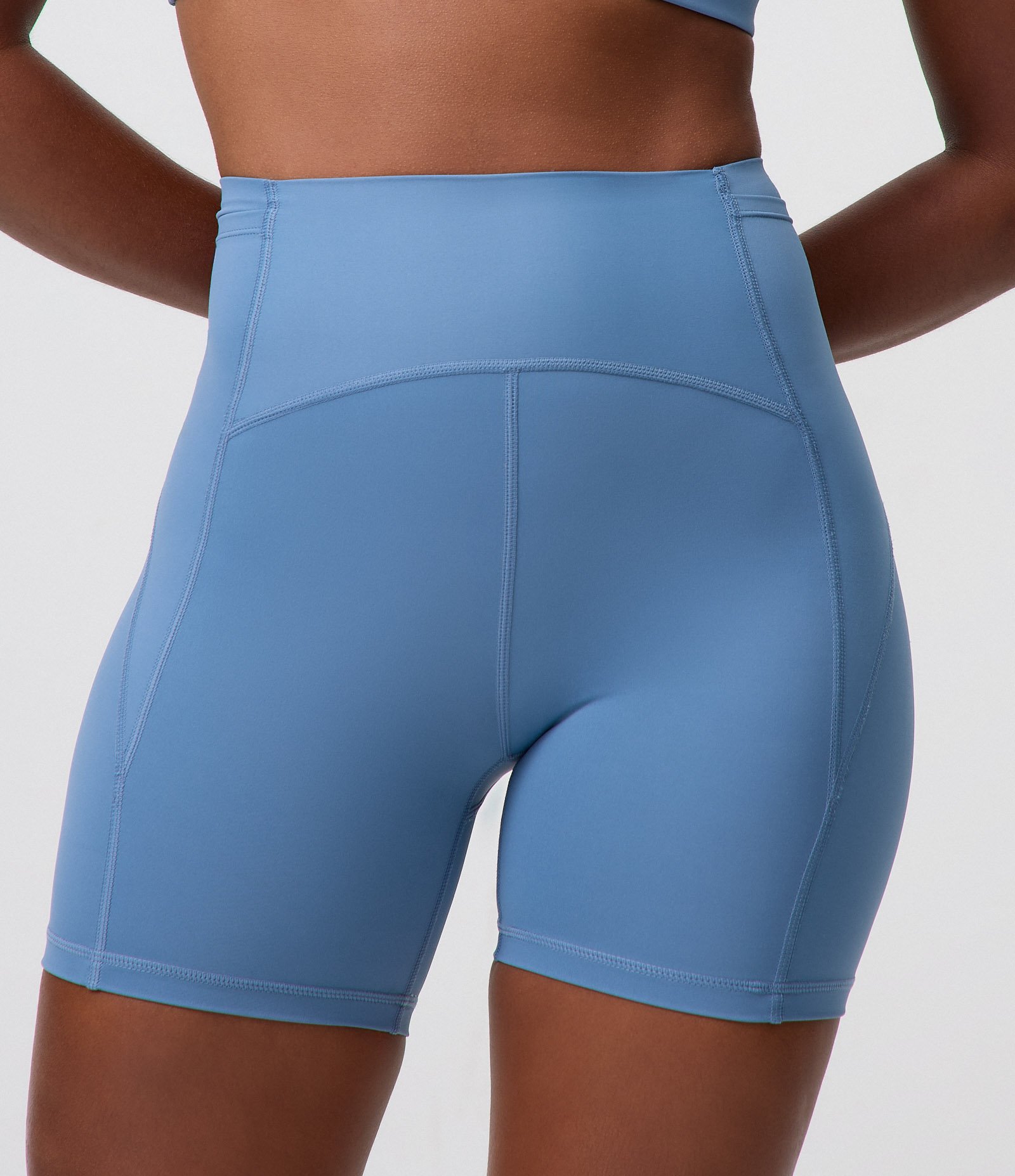 Bermuda Ciclista Esportiva em Microfibra Azul Claro 2