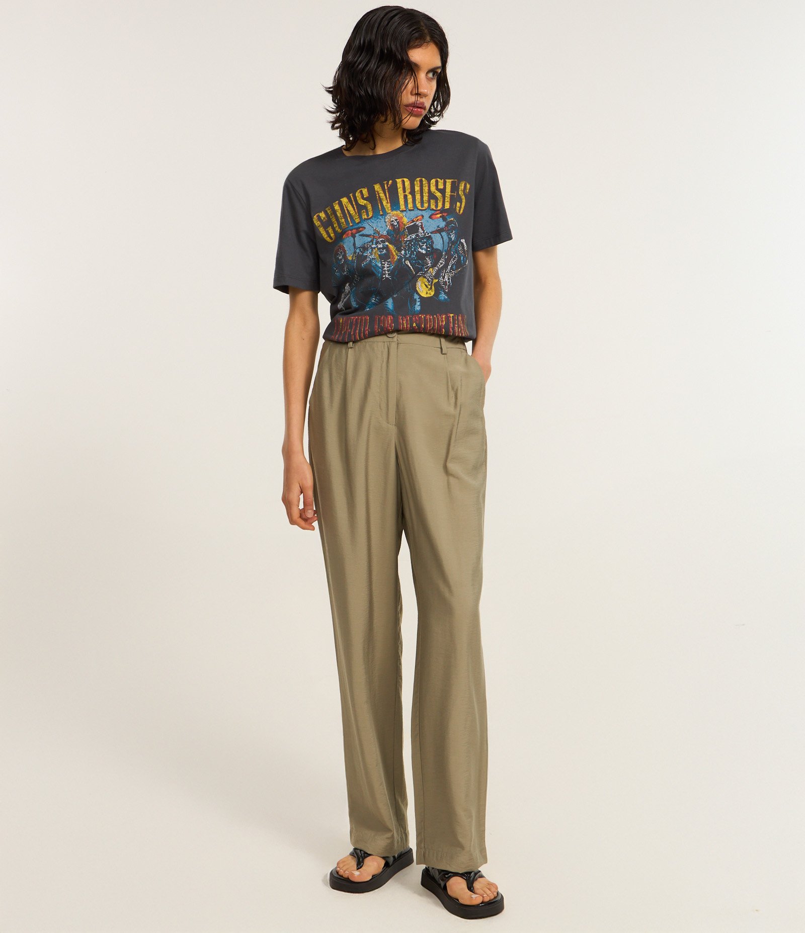 Camiseta Alongada em Algodão com Estampa Guns N' Roses Cinza 2