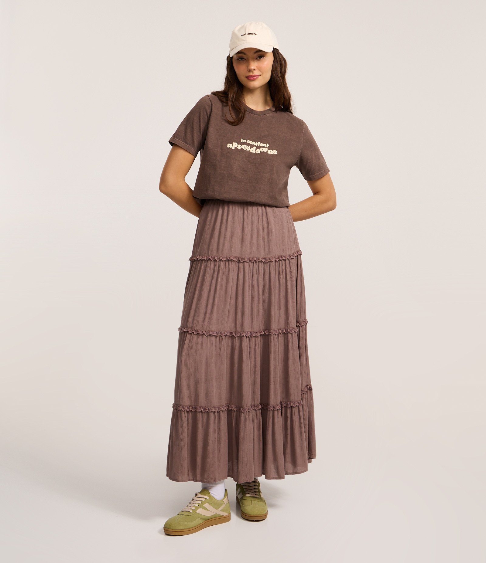 Saia Long Midi em Viscose com Babados e Textura Marrom 1