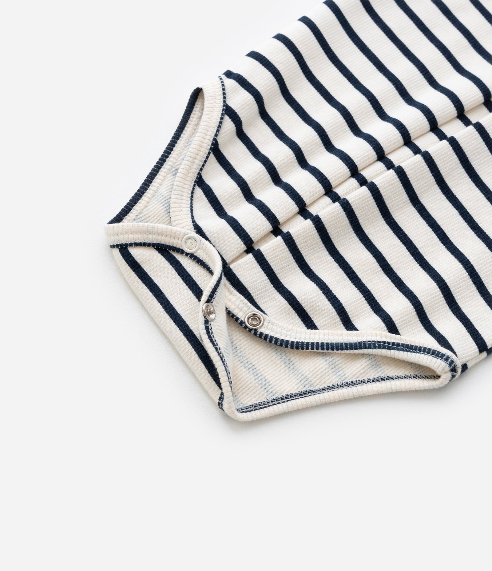 Body Infantil com Estampa Listrada e Lacinhos - Tam 0 a 18 Meses Branco/Preto 6