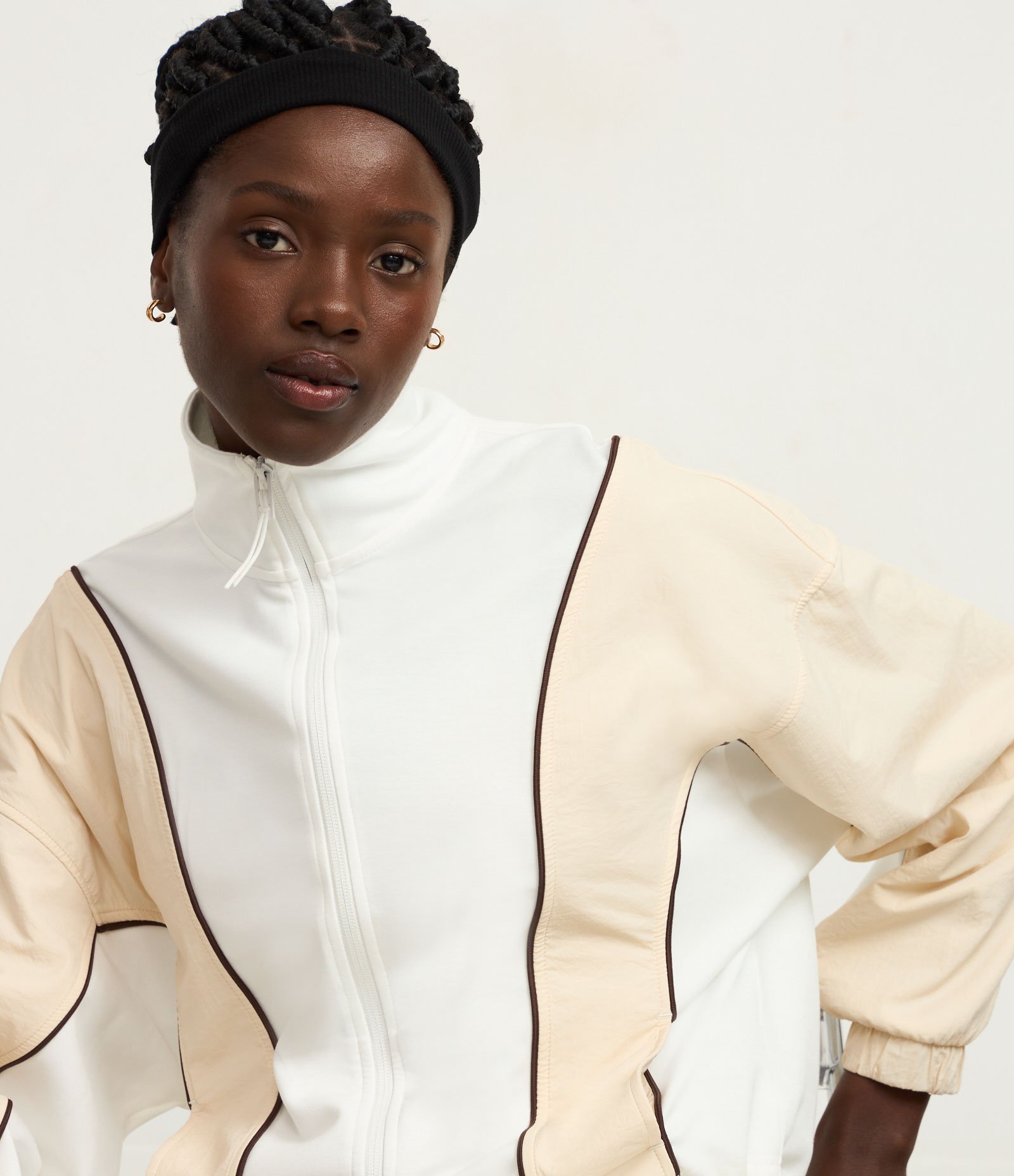 Jaqueta Esportiva em Modal com Gola Alta e Frisos Contrastantes Branco 3