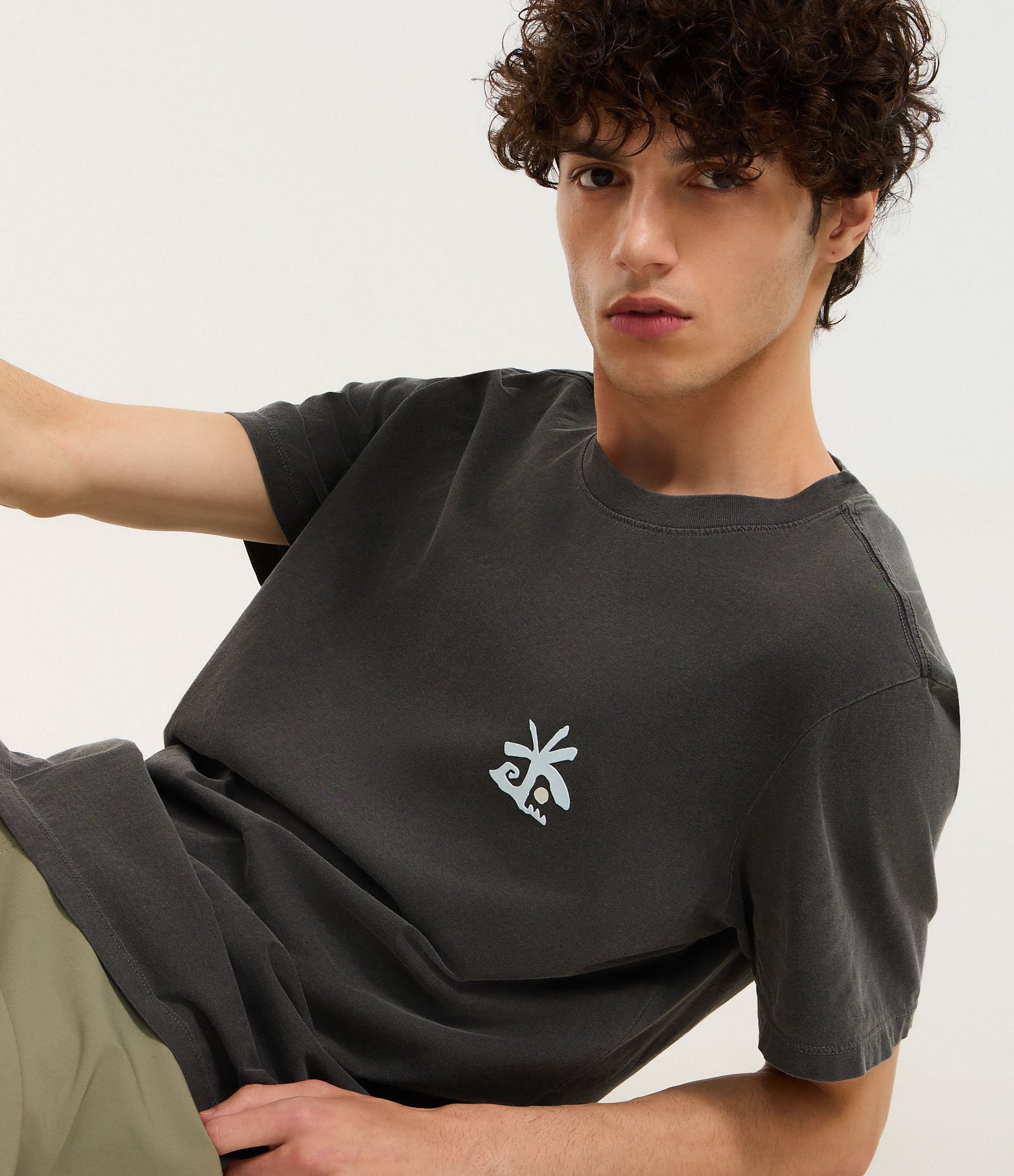 Camiseta Comfort em Algodão com Estampa de Coqueiro e Lettering El Cuco Preto 4