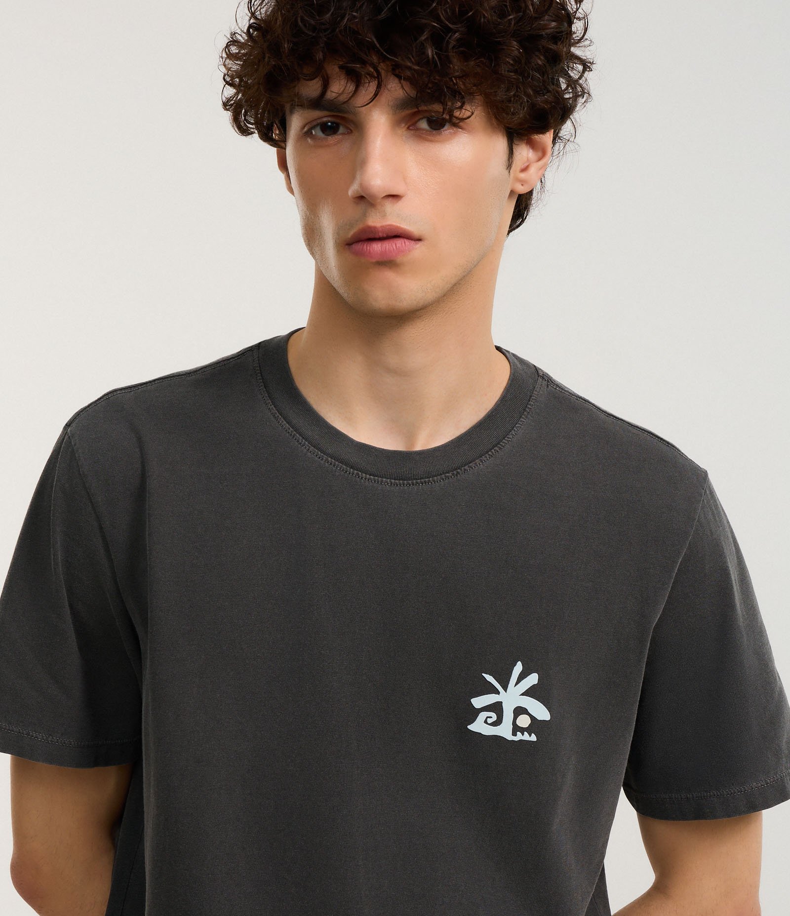 Camiseta Comfort em Algodão com Estampa de Coqueiro e Lettering El Cuco Preto 5