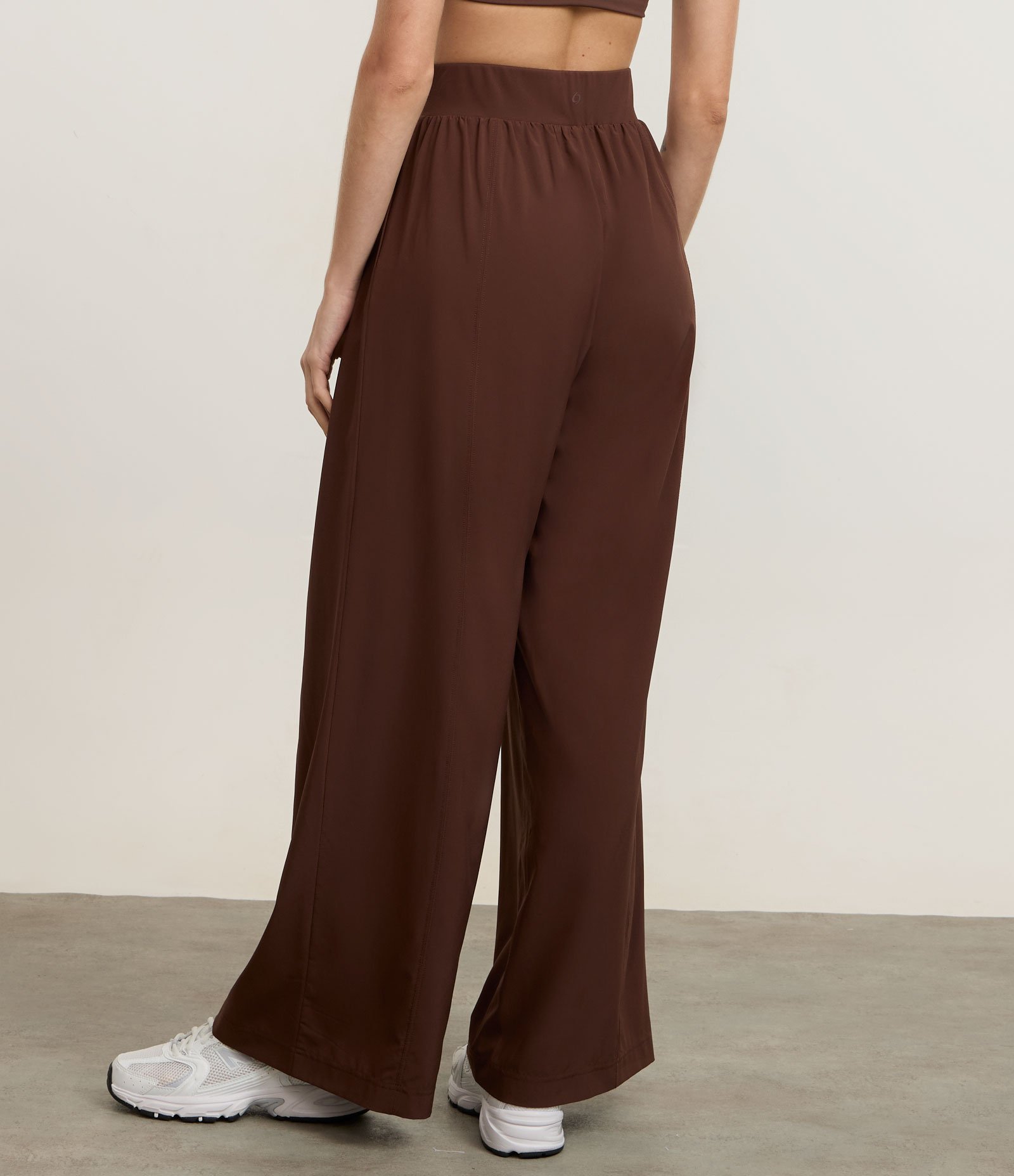 Calça Reta Esportiva com Cós Elástico Marrom 4