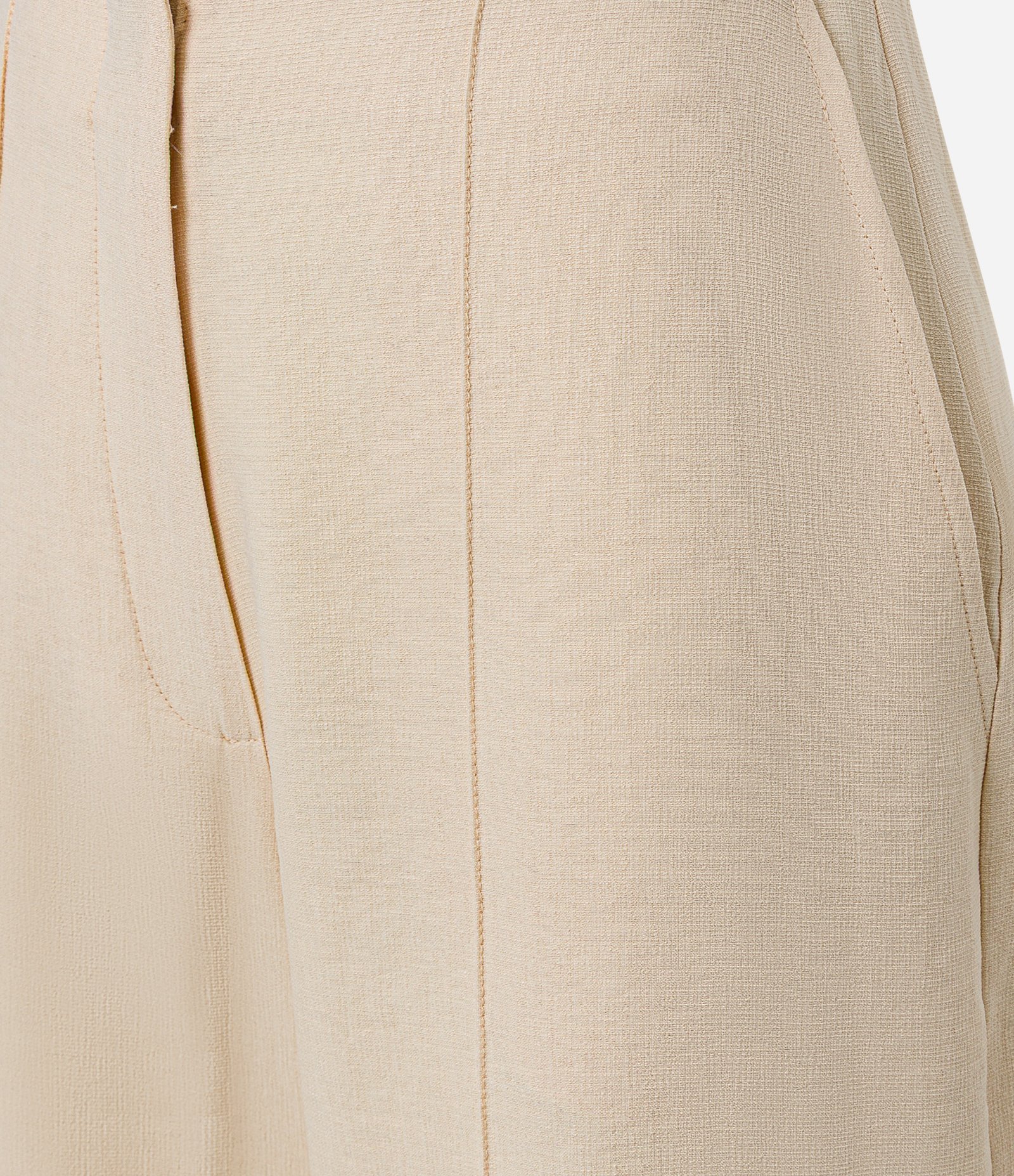 Calça Pantalona Alfaiatada com Frisos Frontais e Bolsos Bege 6