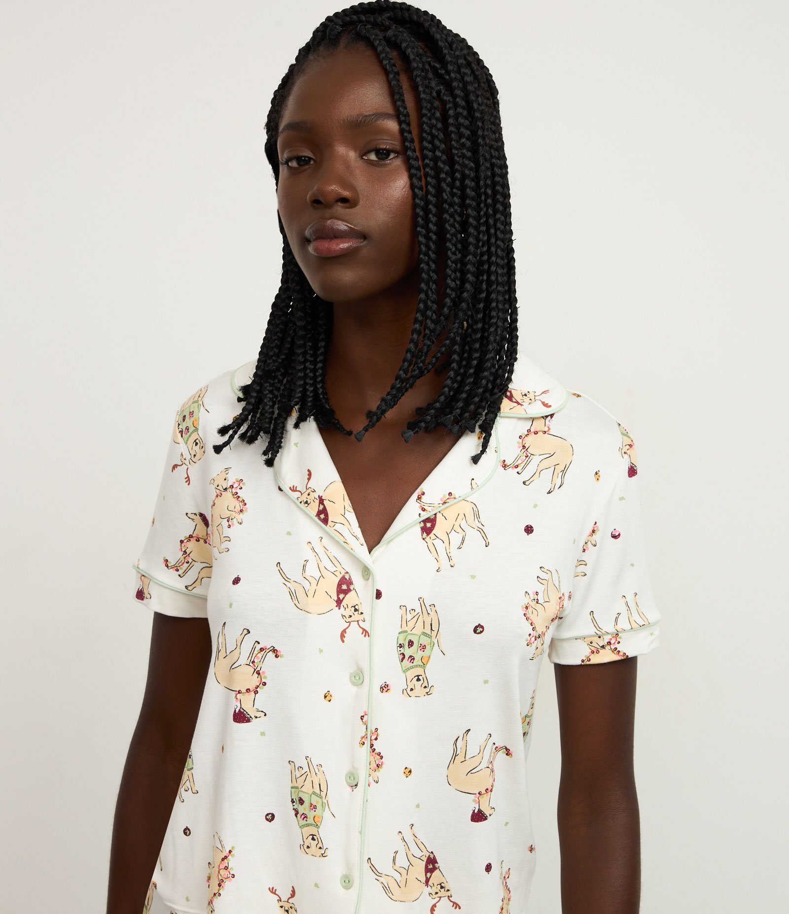 Pijama Short Doll Americano em Viscose com Estampa de Cachorrinhos Natalinos Off White 2