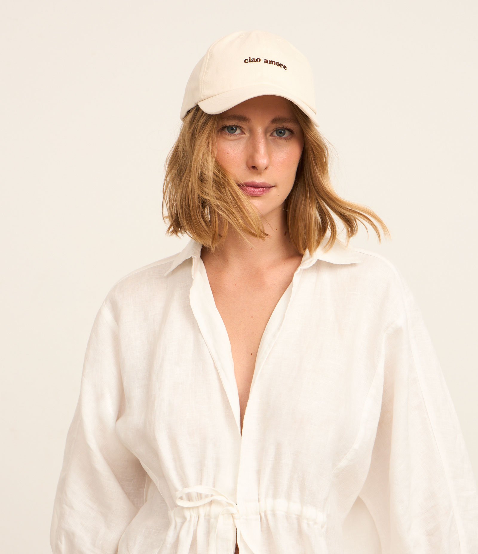 Boné Aba Curva em Sarja com Bordado Ciao Amore Off White 1