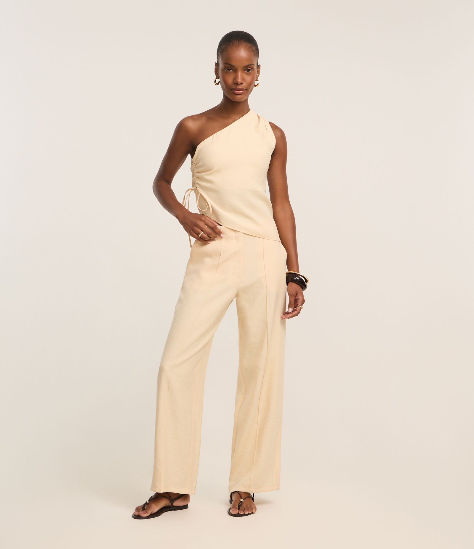 Blusa Alfaiatada Ombro Só em Viscose com Regulador Lateral Amarelo 3