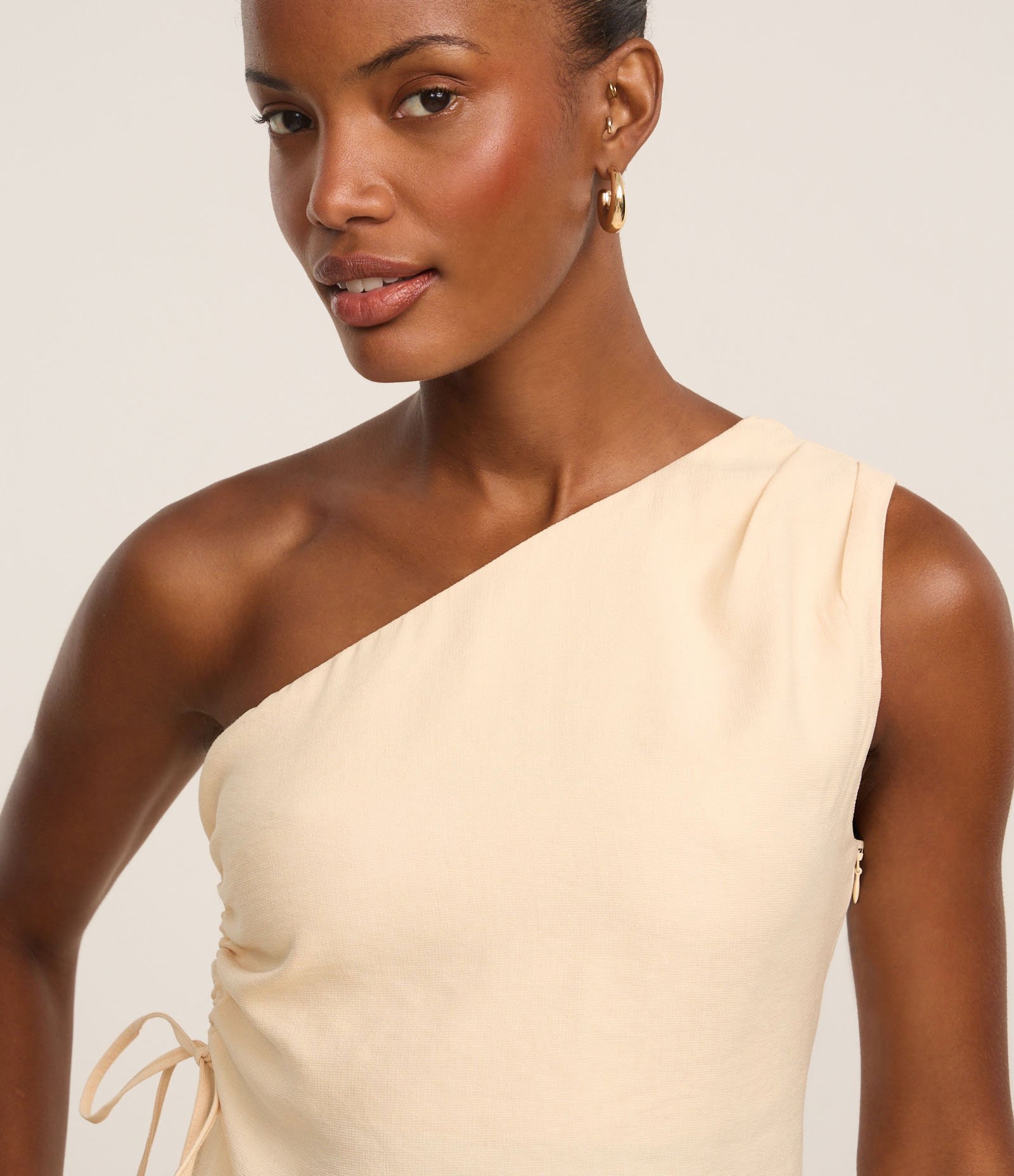 Blusa Alfaiatada Ombro Só em Viscose com Regulador Lateral Amarelo 5