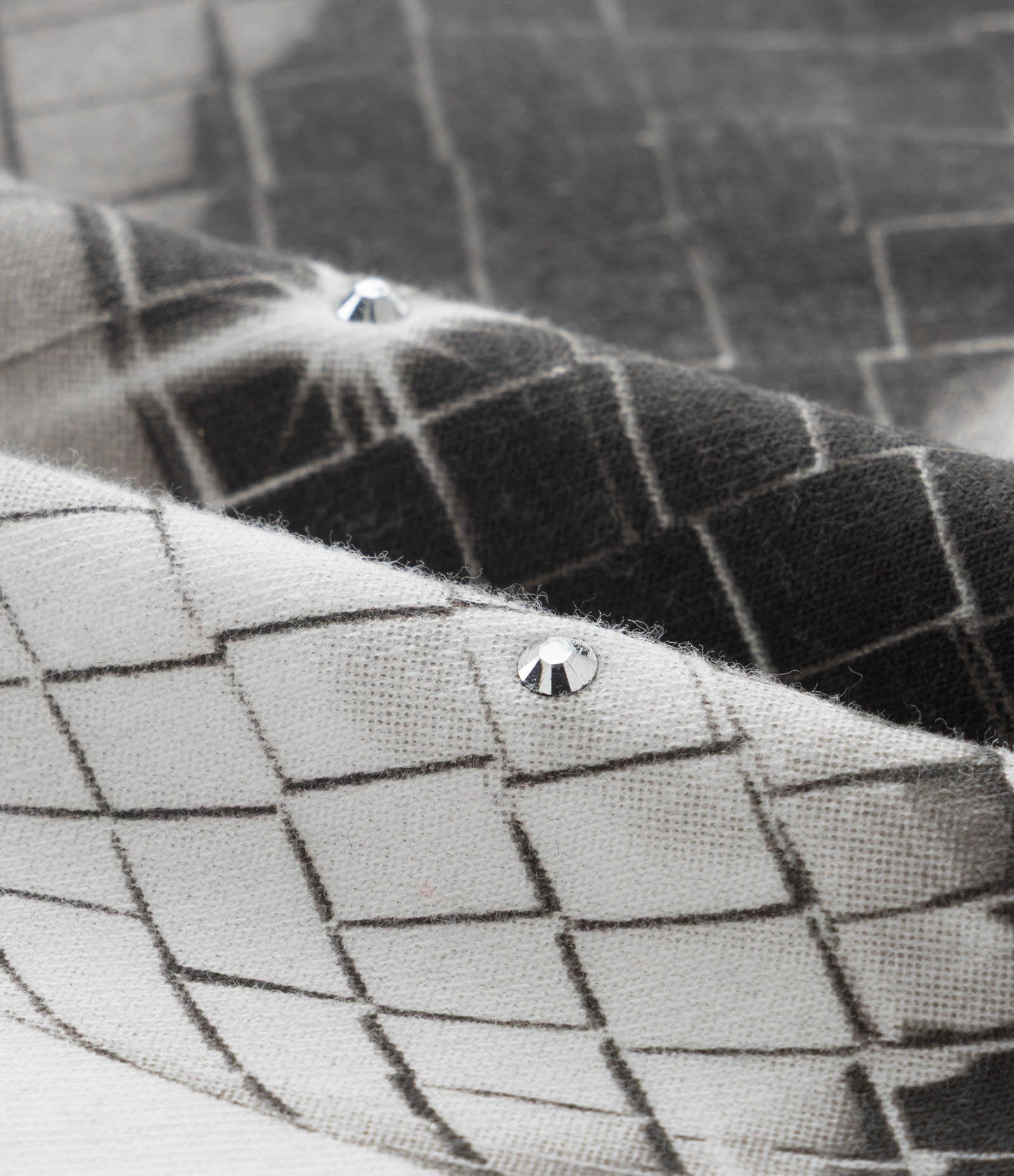 Camiseta Infantil Overboxy com Estampa Globo Espelhado de Coração e Brilhos - Tam 5 a 14 Anos Branco 3