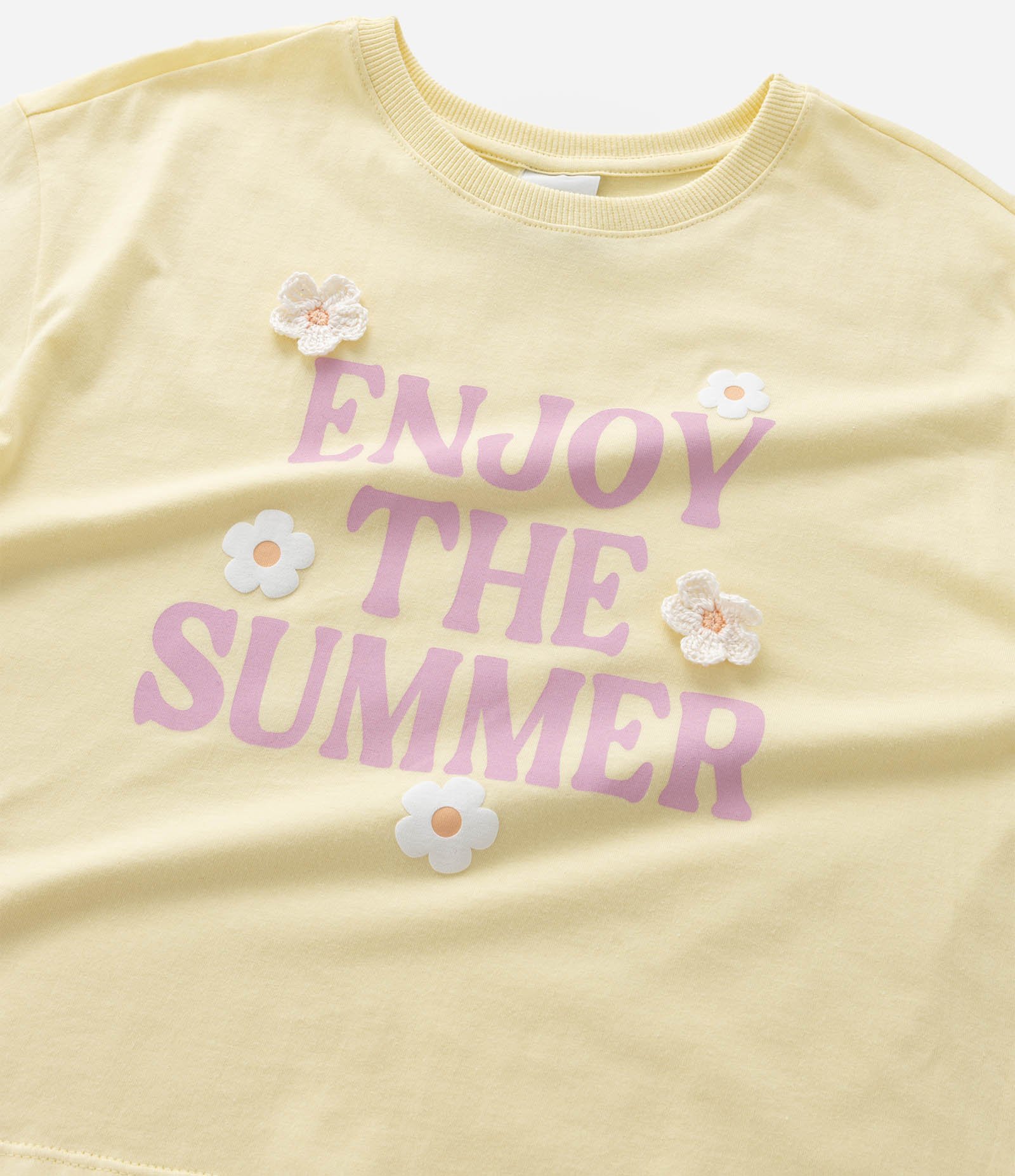 Camiseta Infantil Boxy com Flor em Crochê Enjoy The Summer - Tam 5 a 14 Anos Amarelo 6
