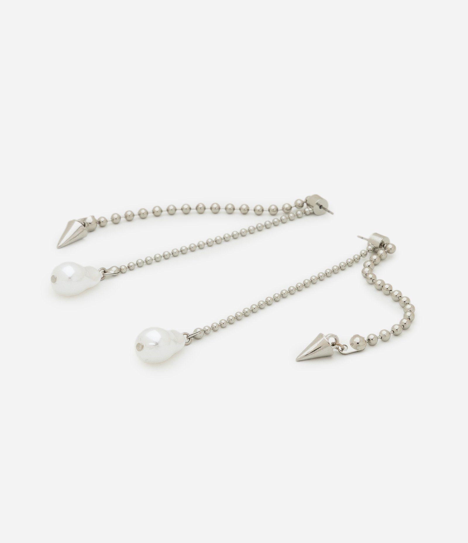 Brinco Fio em Metal com Pérola e Spike Cinza 3