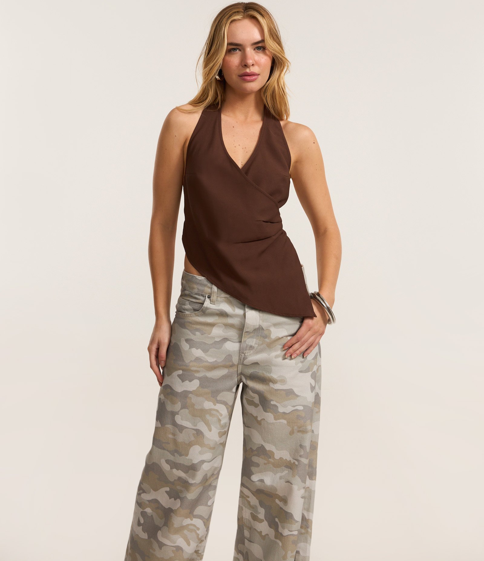 Calça Loose em Jeans Camuflado com Bolsos Verde 2