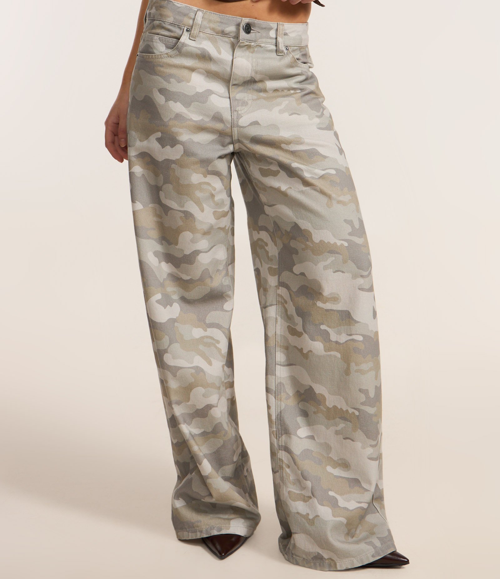 Calça Loose em Jeans Camuflado com Bolsos Verde 3