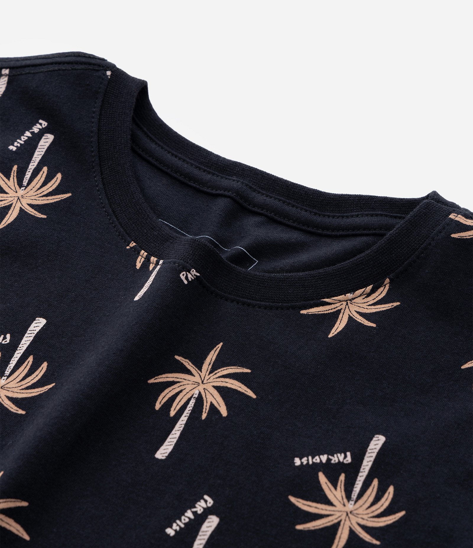 Camiseta Infantil Regular com Estampa de Coqueiros - Tam 5 a 14 Anos Preto 4