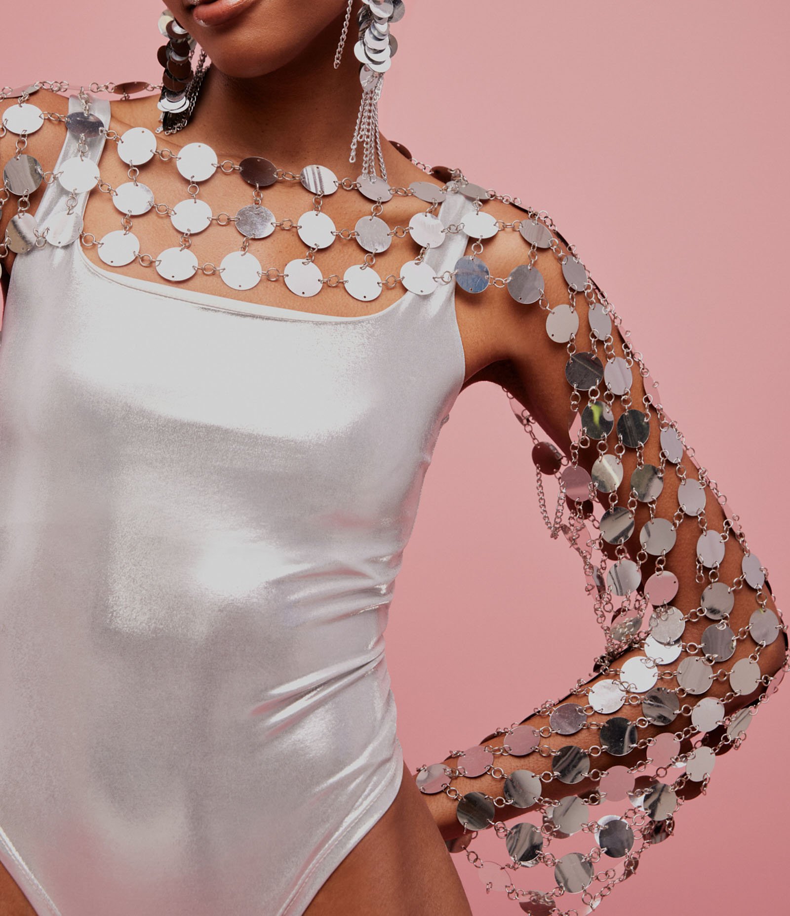 Body Chain em Paetê com Mangas Prata 5