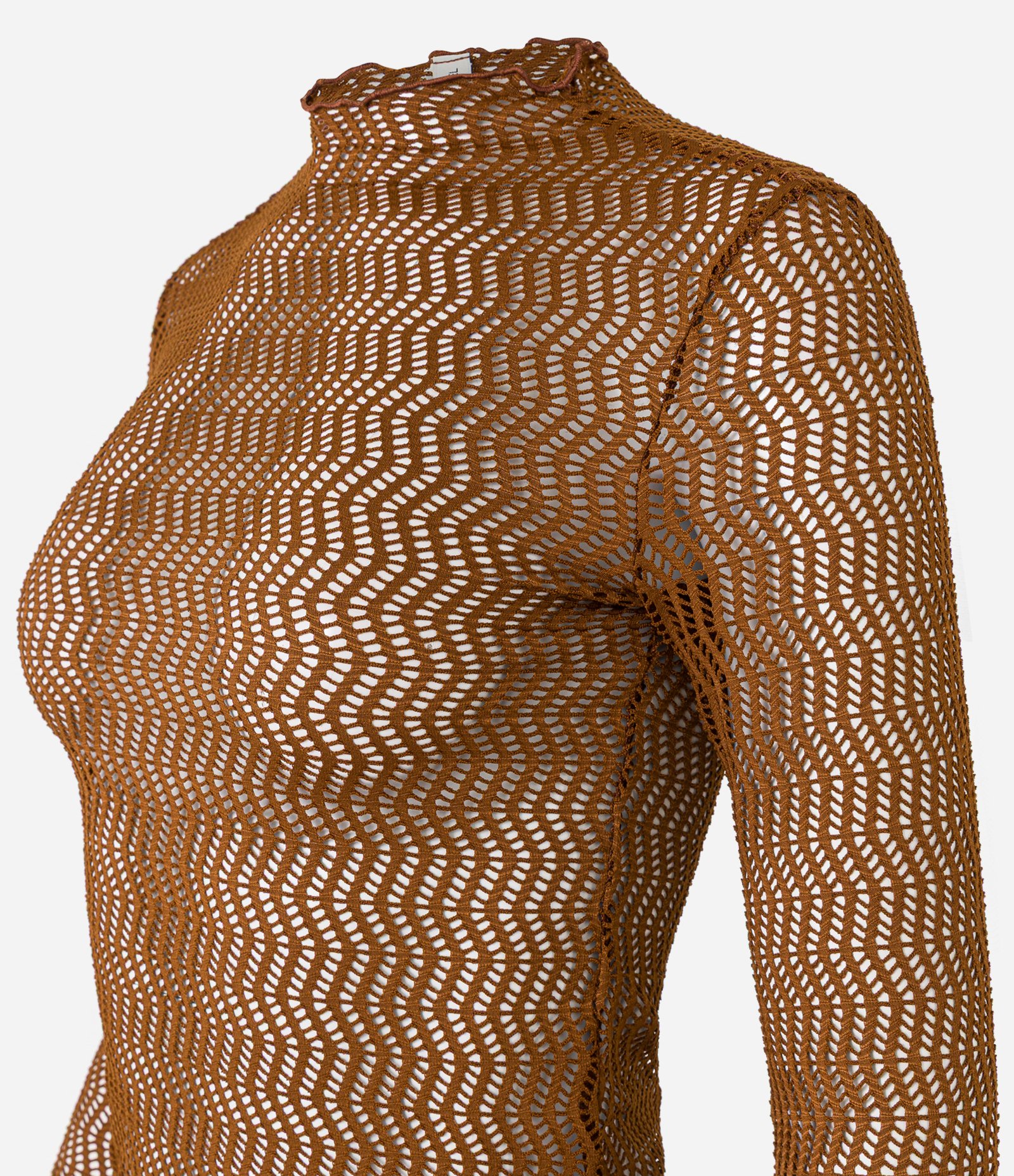 Blusa em Renda Furadinha com Gola Alta Frufru Marrom 2