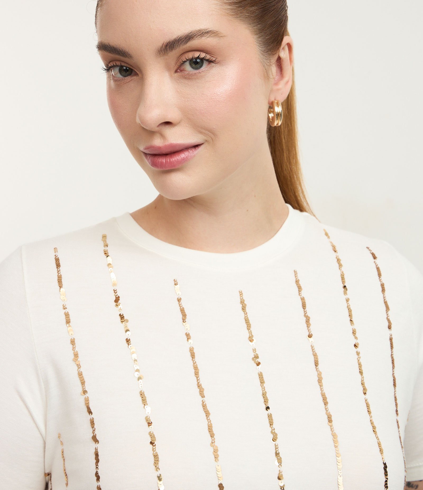 Camiseta em Viscolycra com Chuvas de Paetê Curve & Plus Size Branco 3