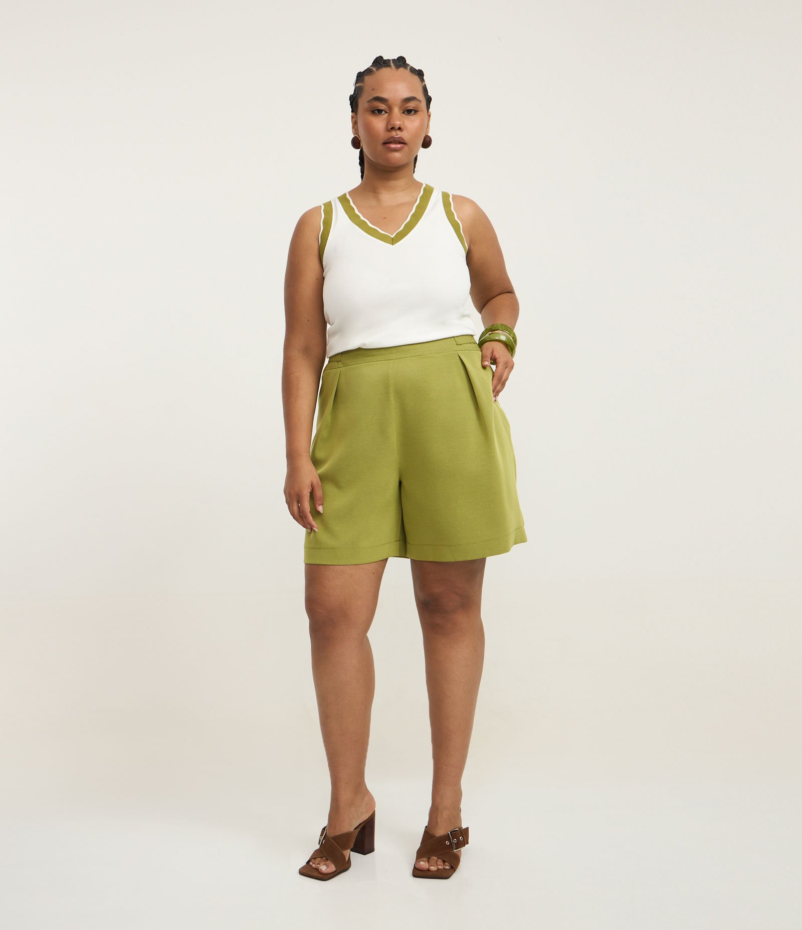 Blusa Regata em Ribana com Gola V em Retilínea Curve & Plus Size Branco 2