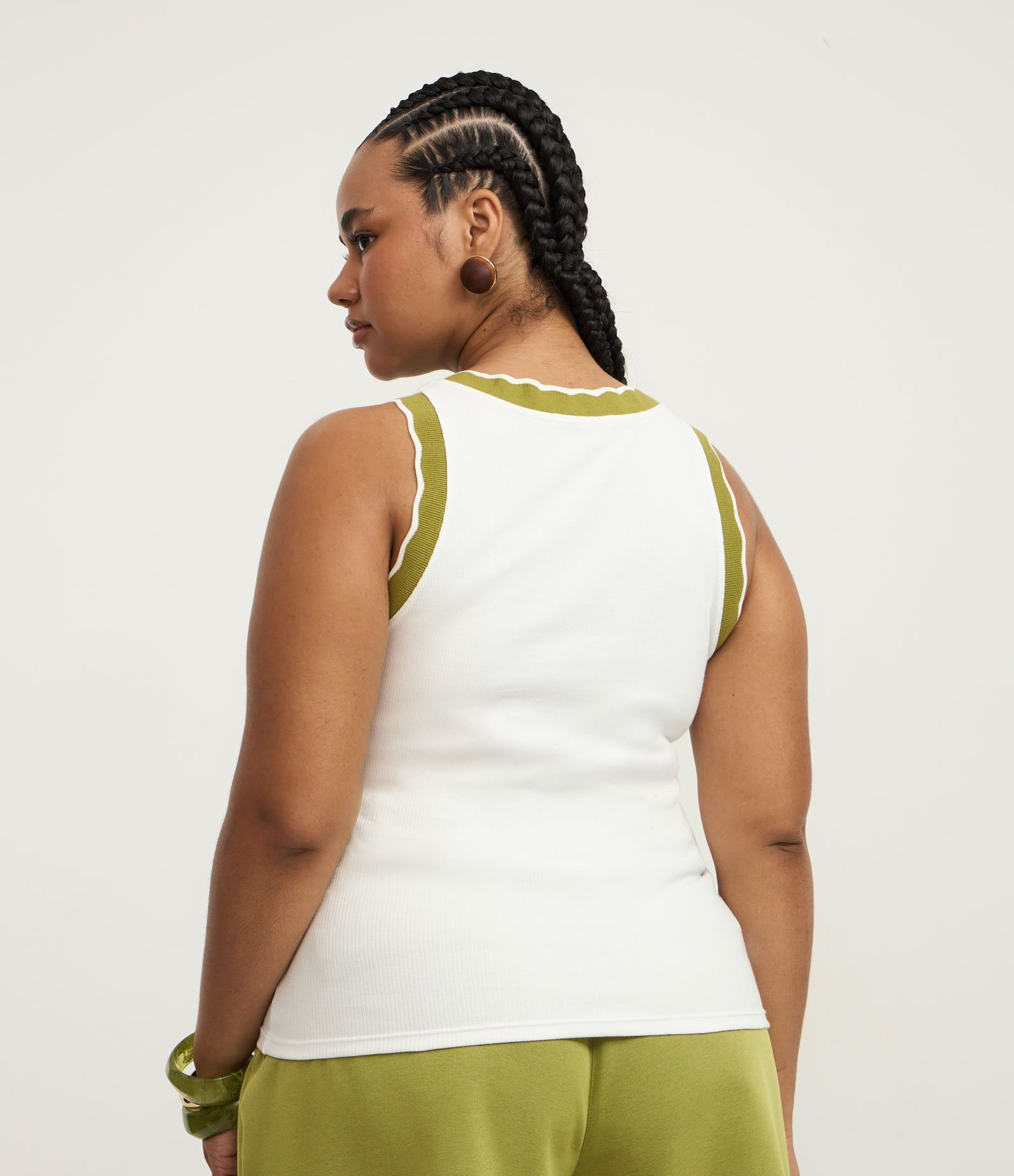 Blusa Regata em Ribana com Gola V em Retilínea Curve & Plus Size Branco 4