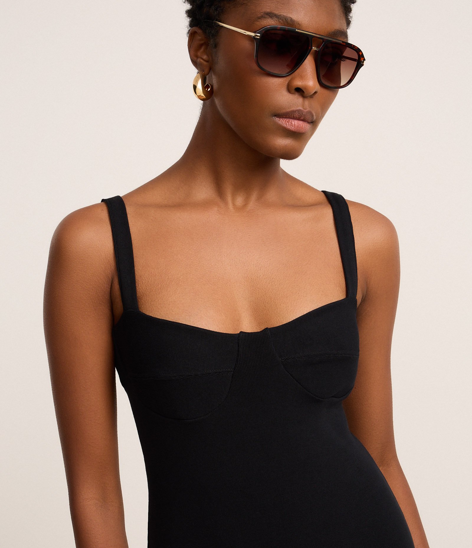 Vestido New Midi em Ribana com Recortes Preto 2