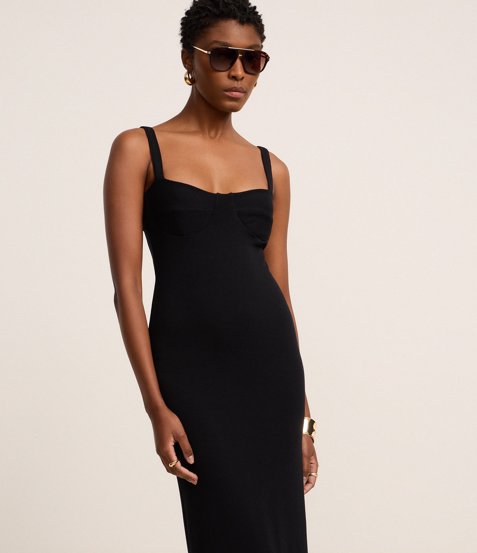 Vestido New Midi em Ribana com Recortes Preto 4