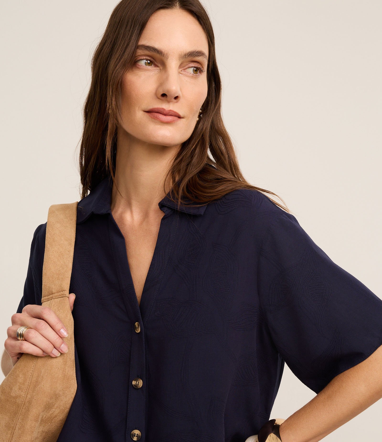 Camisa em Viscose com Textura Floral de Jacquard Azul Marinho 4