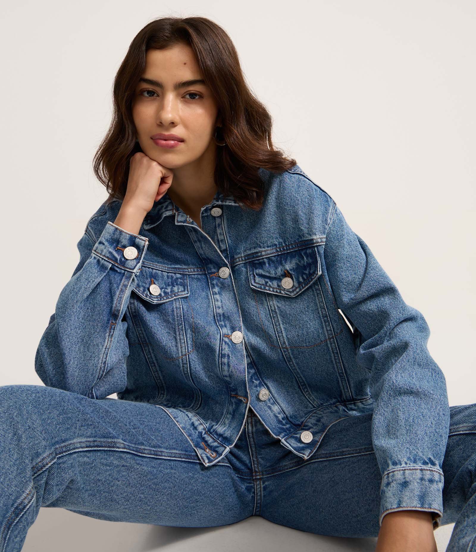 Jaqueta Boxy em Jeans com Bolsos e Recortes Médio 1