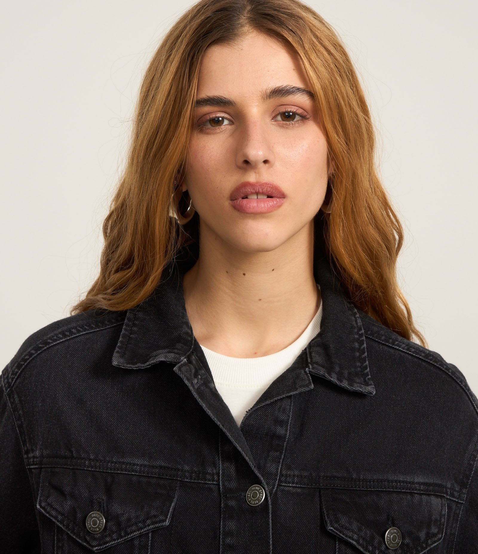 Jaqueta Boxy em Jeans com Bolsos e Recortes Preto 4