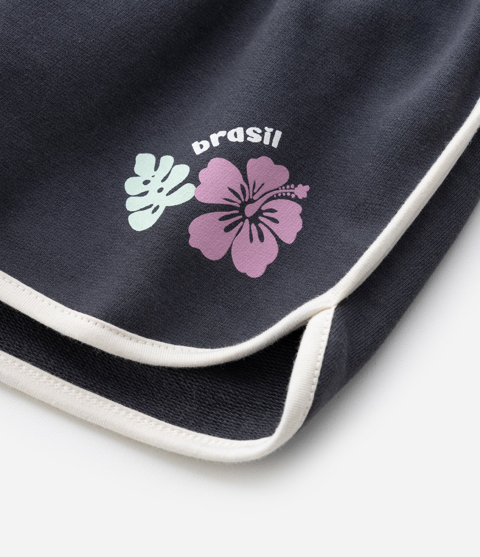 Short Infantil Runner em Moletom com Flor Localizada - Tam 1 a 6 Anos Cinza 5