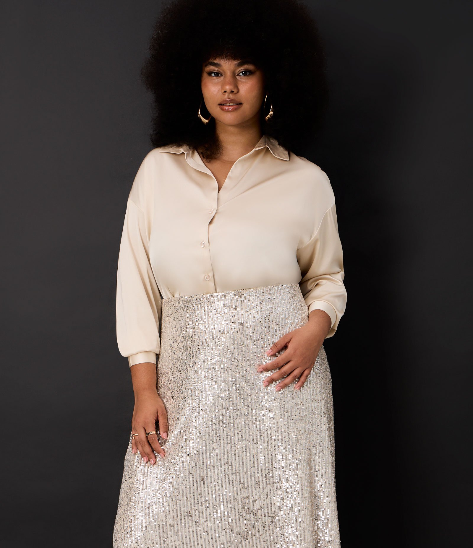 Camisa em Cetim Curve & Plus Size Bege 1