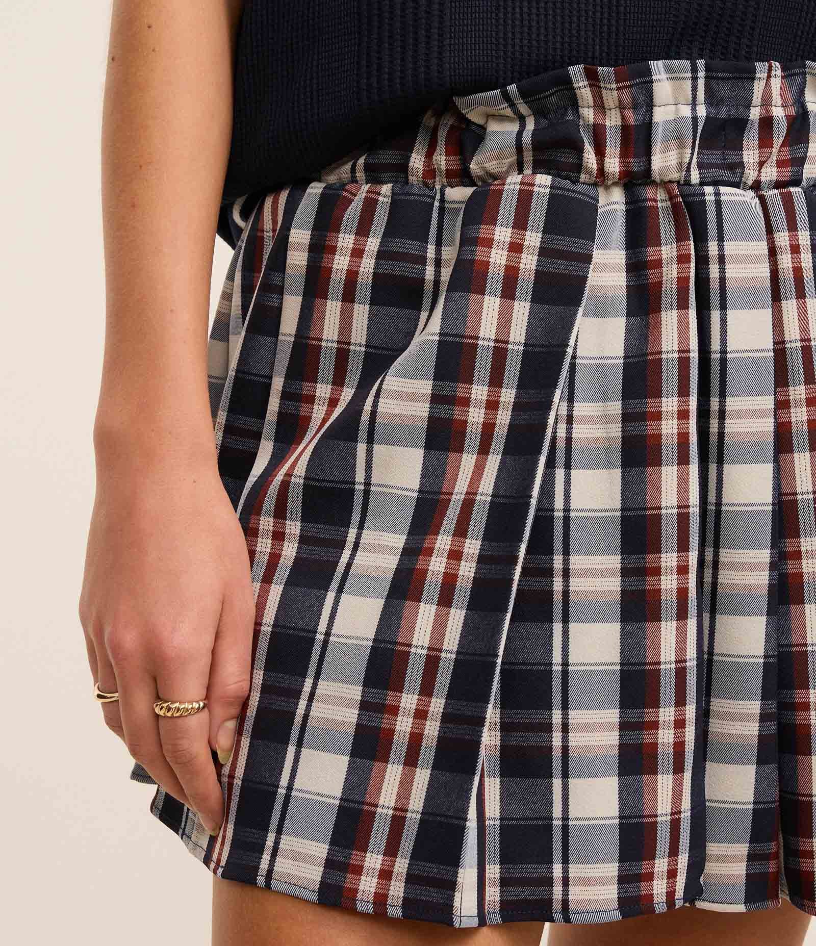 Saia Evasê Alfaiatada Plissada com Estampa Xadrez e Babado no Cós Azul 3