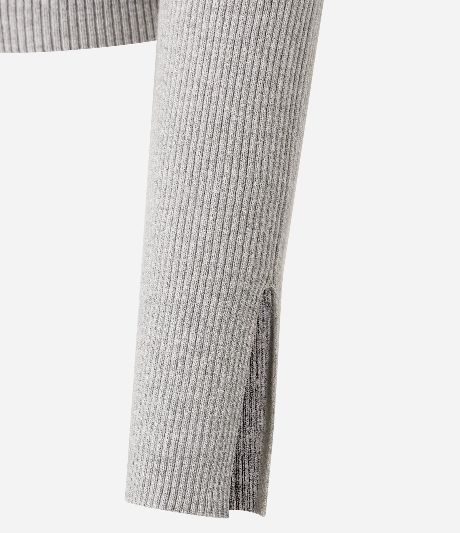 Blusa em Viscose em EfeitoTricô com Gola Polo e Zíper Cinza 6