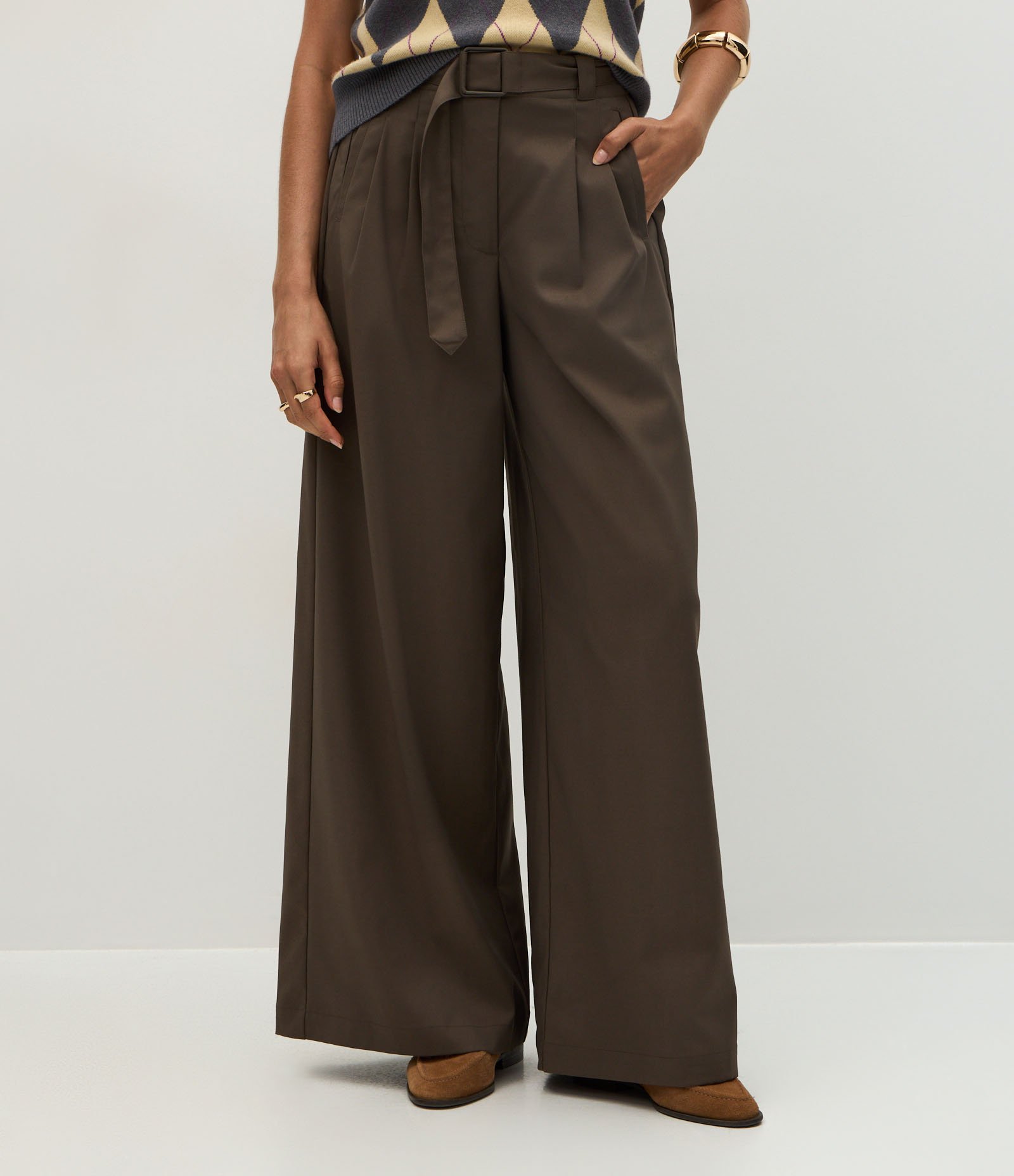 Calça Wide Leg em Alfaiataria com Pregas Frontais e Cinto Marrom 7