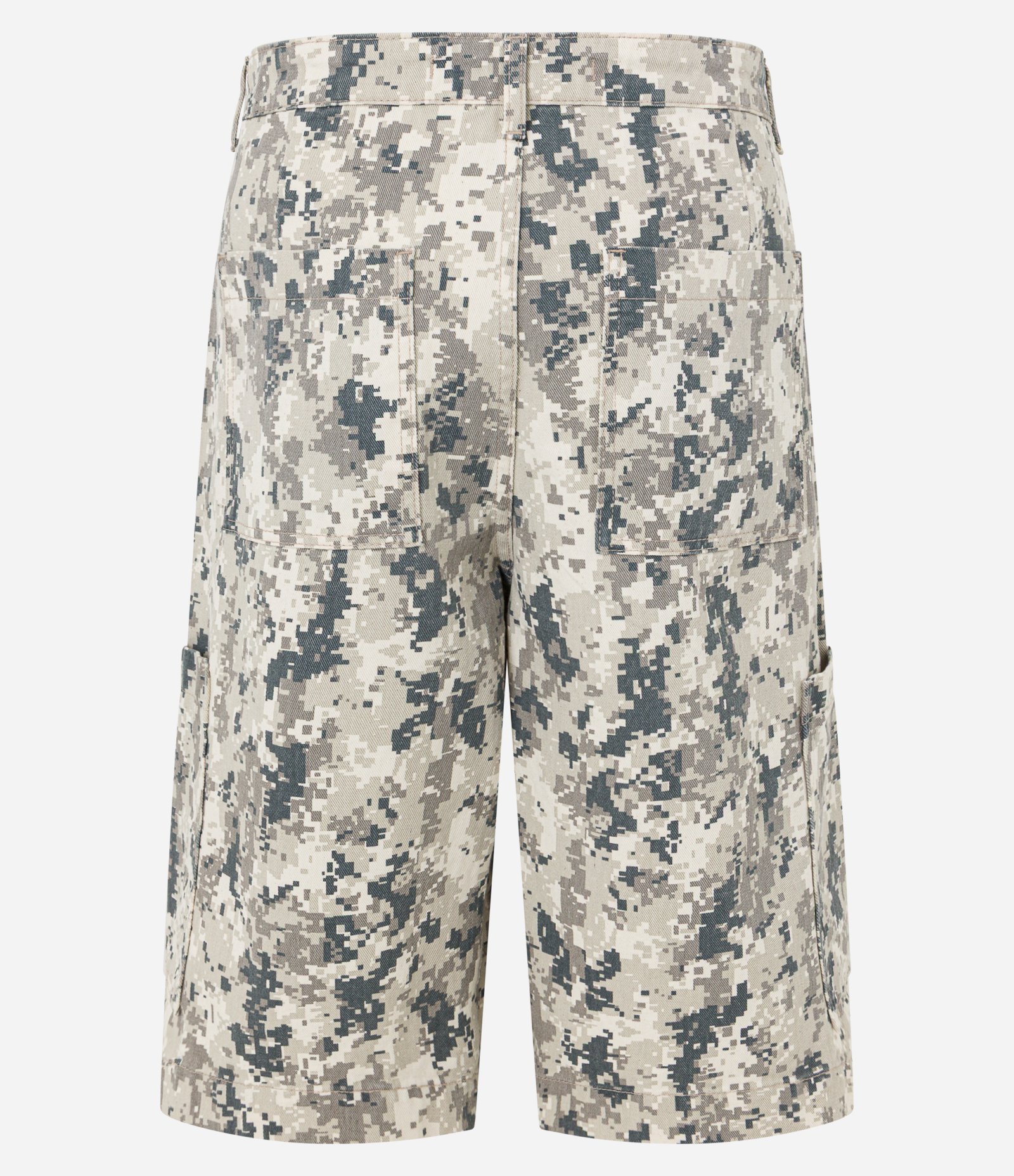 Bermuda Super Baggy Camuflado Pixel com Bolsos Laterais Cinza 9