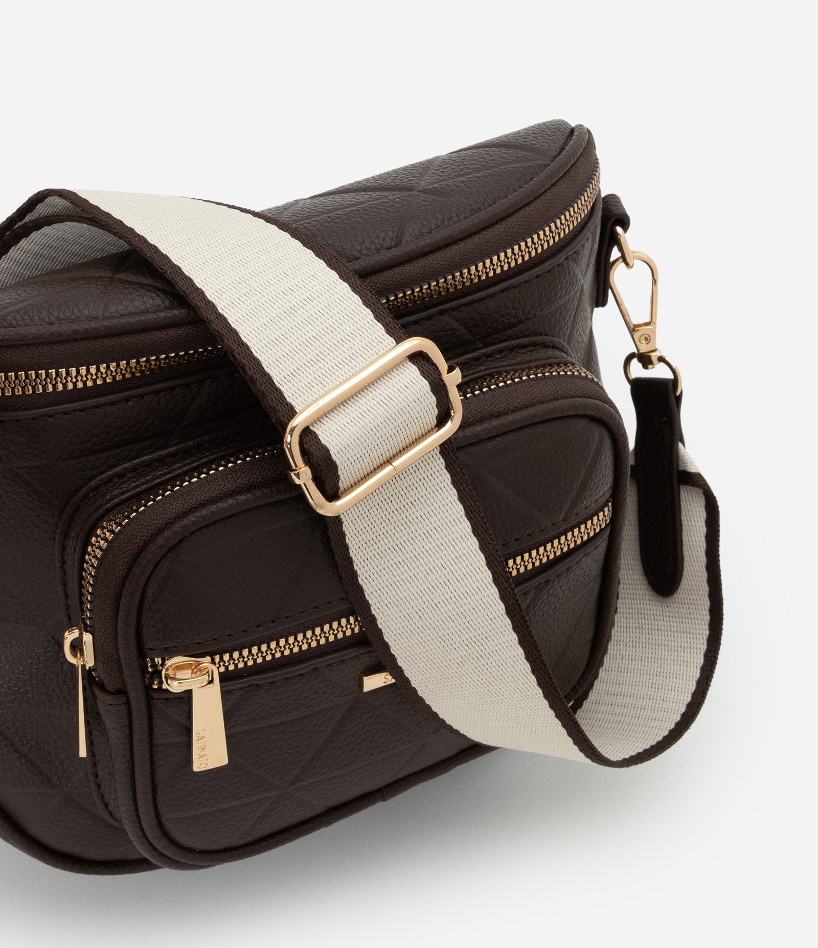 Bolsa Transversal com Bolso Externo e Detalhe na Alça Marrom 6