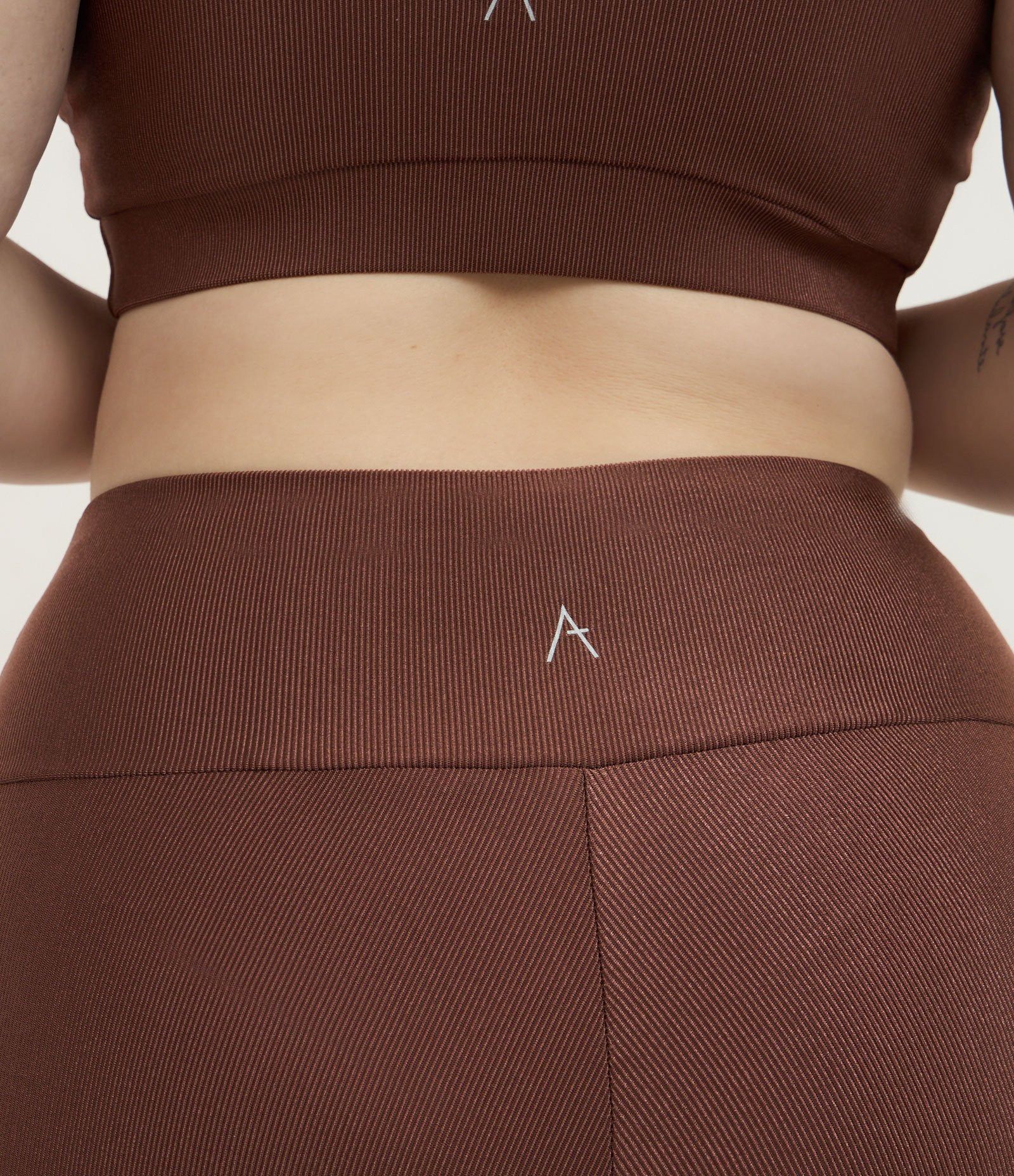 Calça Legging Esportiva Texturizada com Tecnologia Dry e Bolso Interno Curve & Plus Size Marrom 3