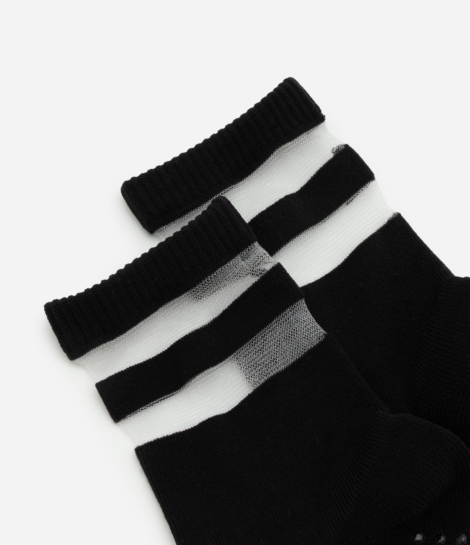 Meia Cano Médio Esportiva em Poliamida com Antiderrapante e Recortes em Tule Preto 4