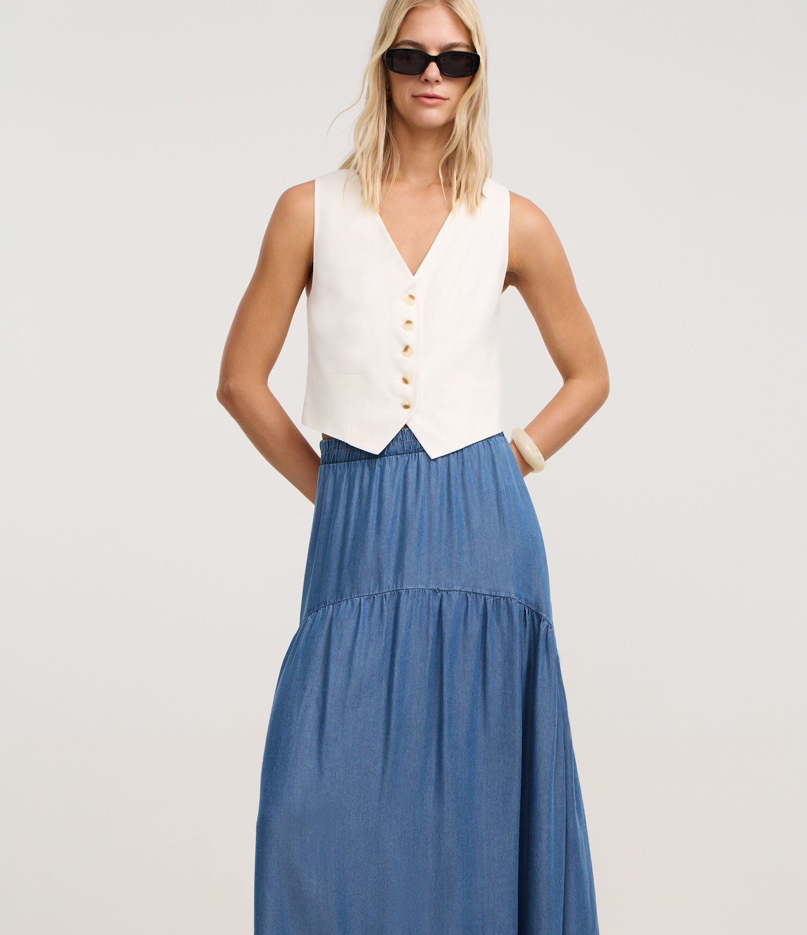 Saia Evasê New Midi em Liocel com Recorte Franzido Médio 2