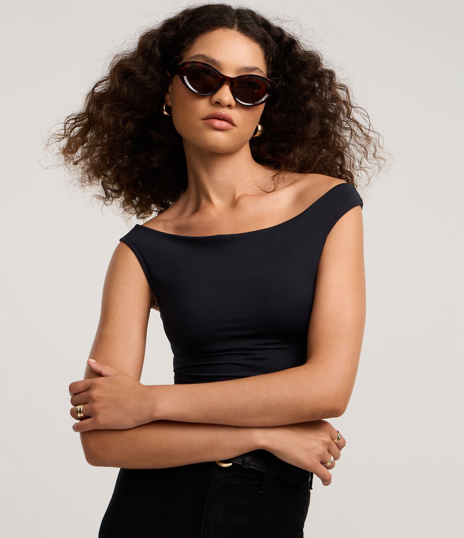 Blusa em Microfibra com Decote Canoa Preto 1