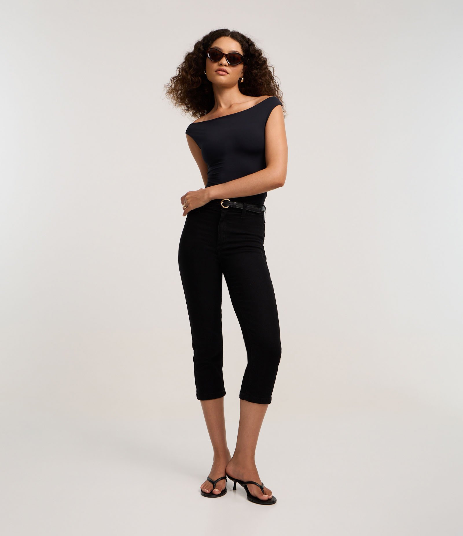 Blusa em Microfibra com Decote Canoa Preto 2